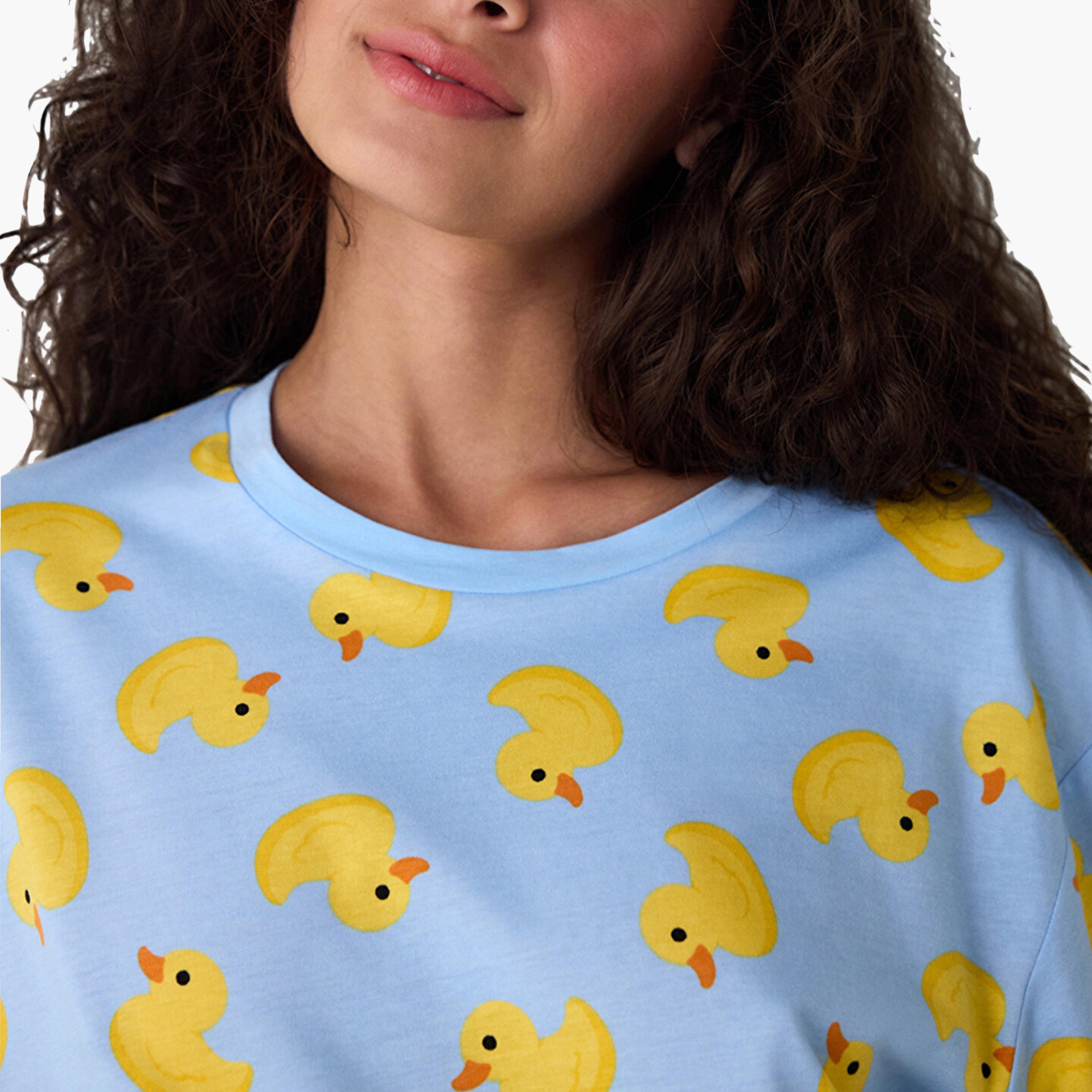 طقم تي شيرت وشورت نسائي بطبعة بطة كاملة من بينتي-women-clothing-nightwear-pyjamas-shortsets-image-6