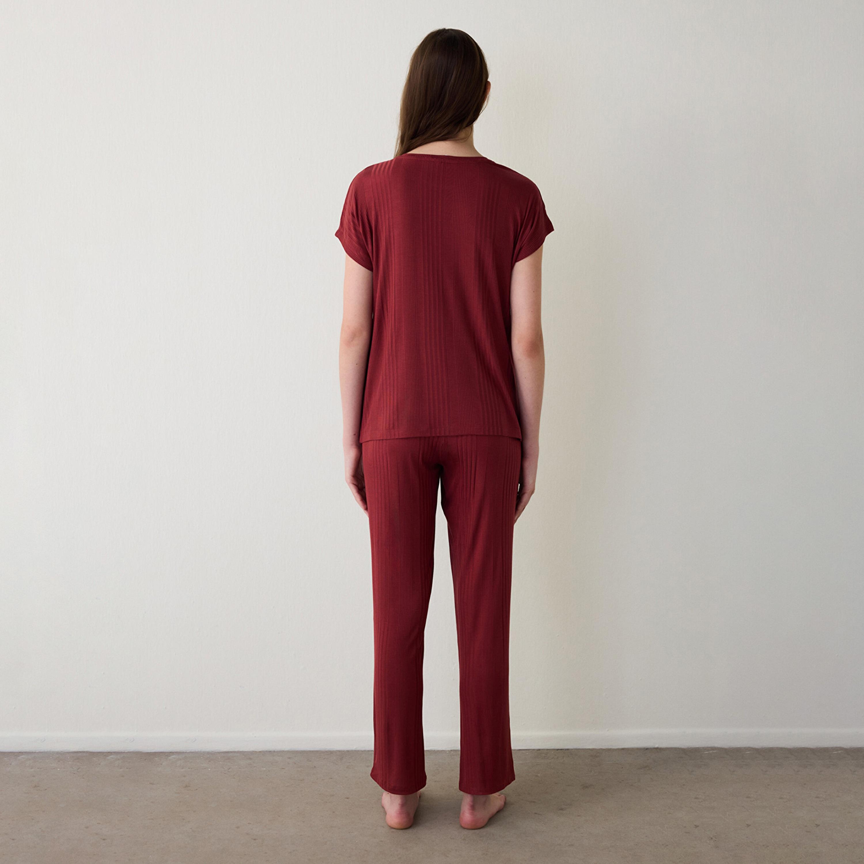 طقم بيجاما نسائي بقماش بارز مكون من بلوزة وبنطلون من بنتي-women-clothing-nightwear-pyjamas-longsets-image-2