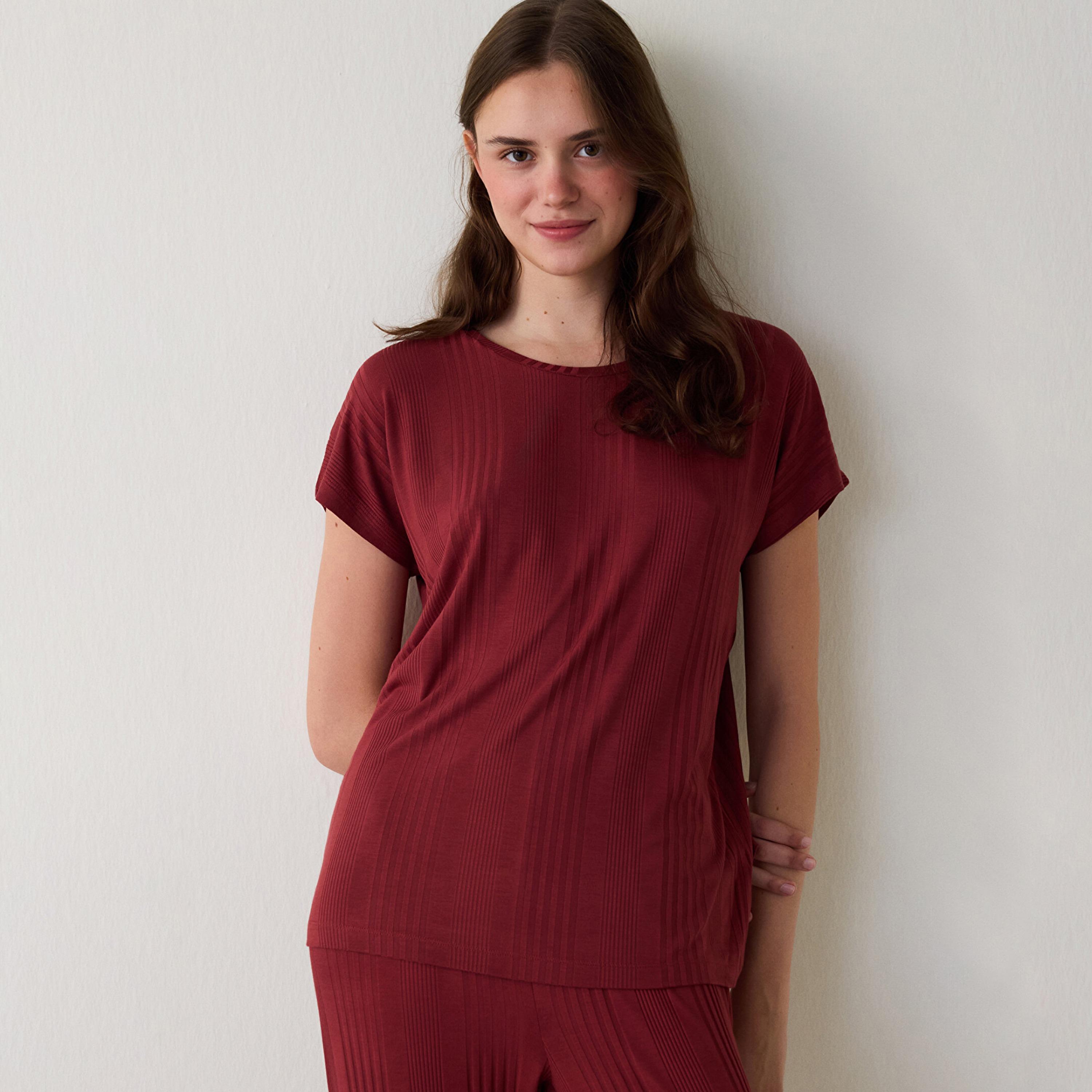 طقم بيجاما نسائي بقماش بارز مكون من بلوزة وبنطلون من بنتي-women-clothing-nightwear-pyjamas-longsets-image-3