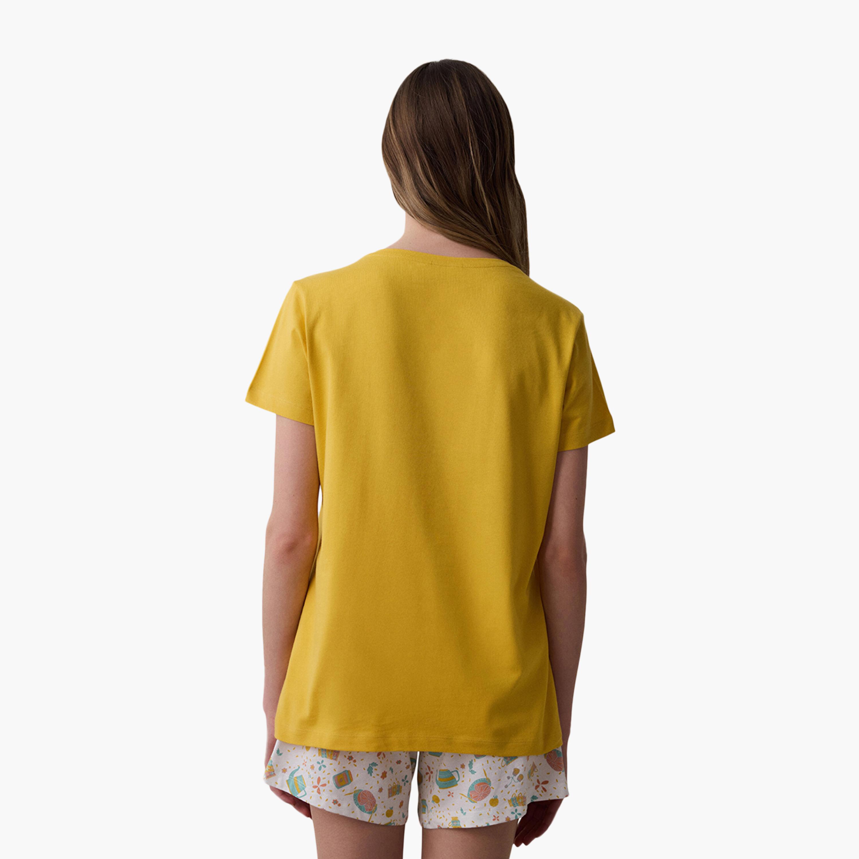 طقم تي شيرت وشورت نسائي مطبوع من بينتي-women-clothing-nightwear-pyjamas-shortsets-image-1