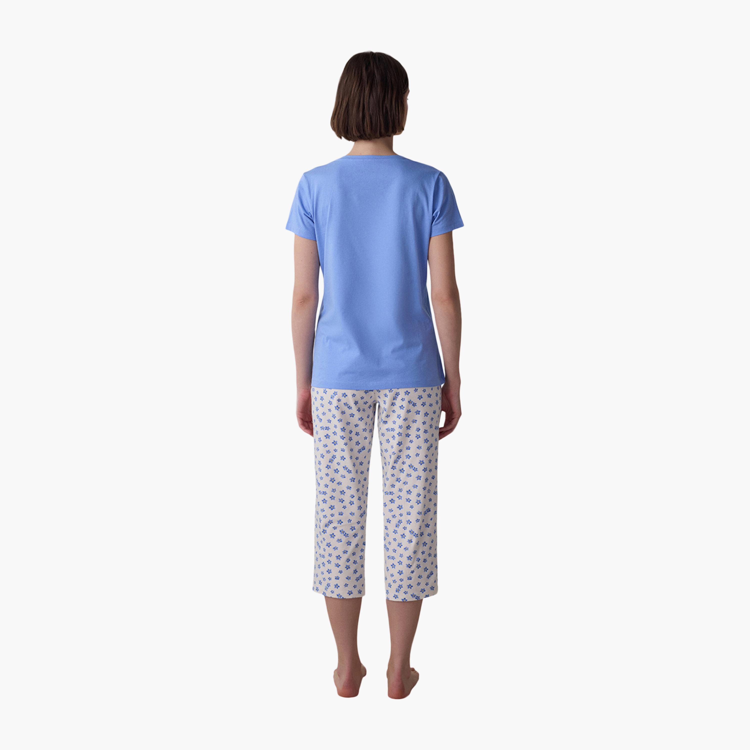 طقم تي شيرت وبنطال كابري نسائي بطبعة جرافيكية من بينتي-women-clothing-nightwear-pyjamas-longsets-image-4
