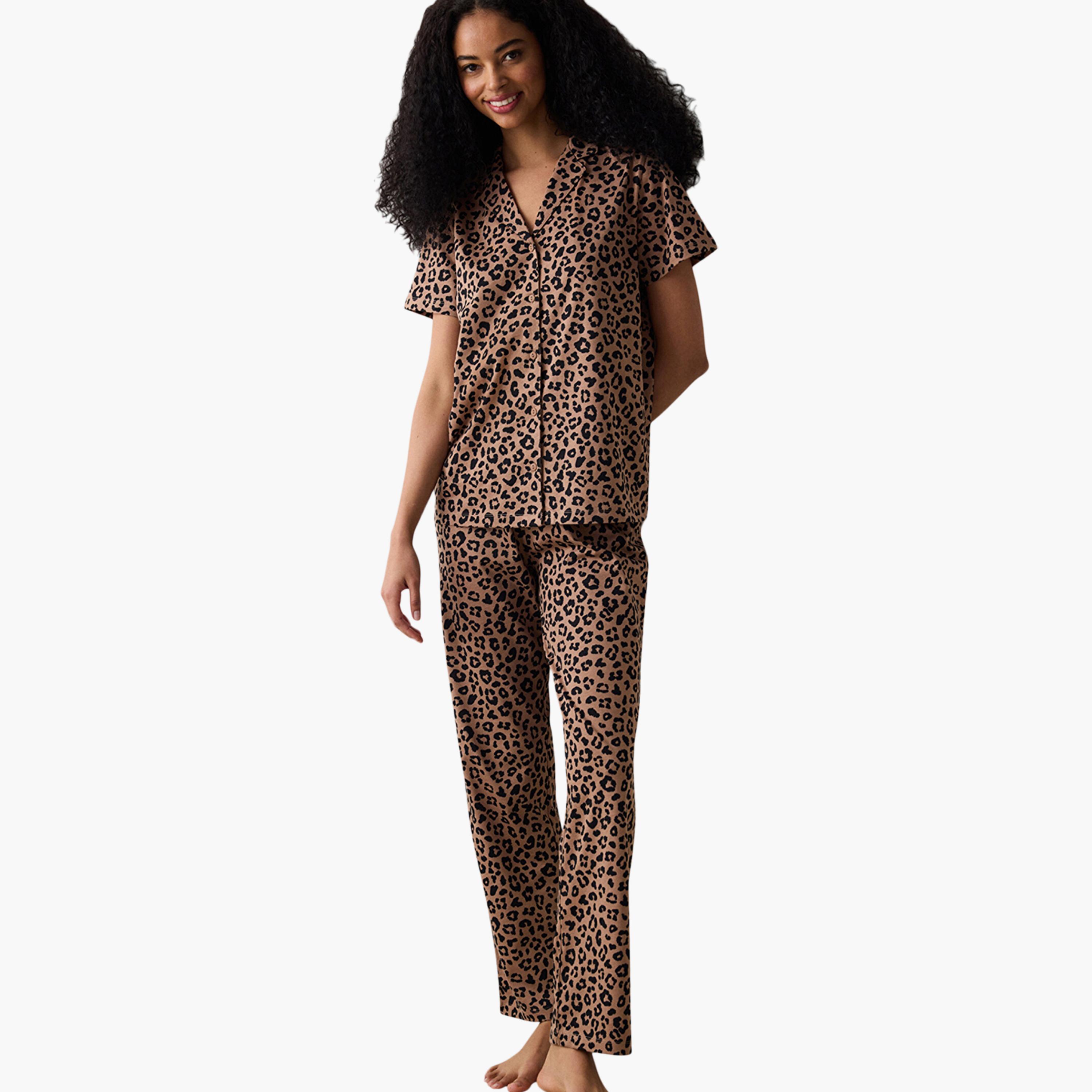 طقم قميص وبيجامة نسائي بطبعة حيوانية من بينتي-women-clothing-nightwear-pyjamas-longsets-image-1