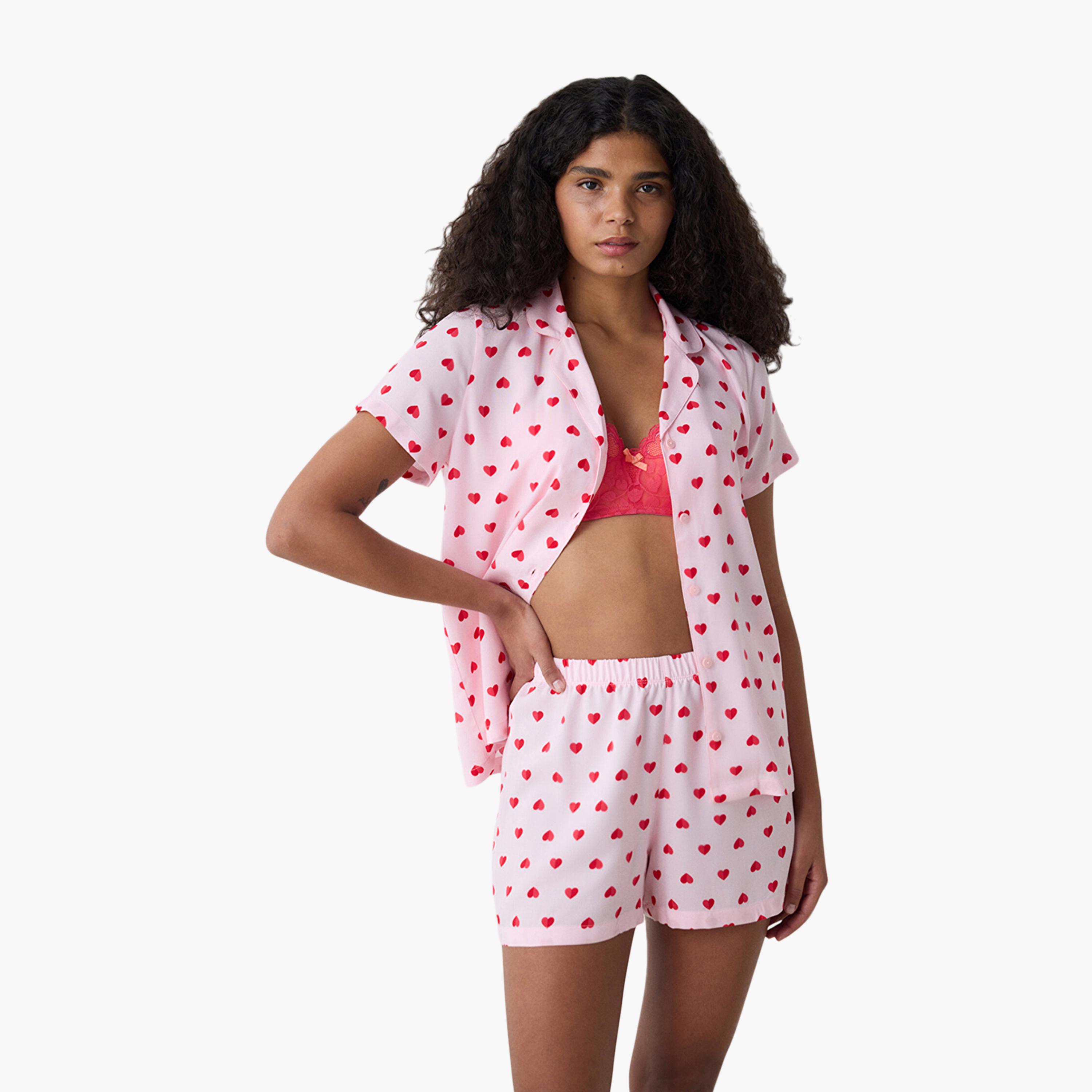 طقم قميص وشورت نسائي بطبعة قلب من بينتي-women-clothing-nightwear-pyjamas-shortsets-image-5