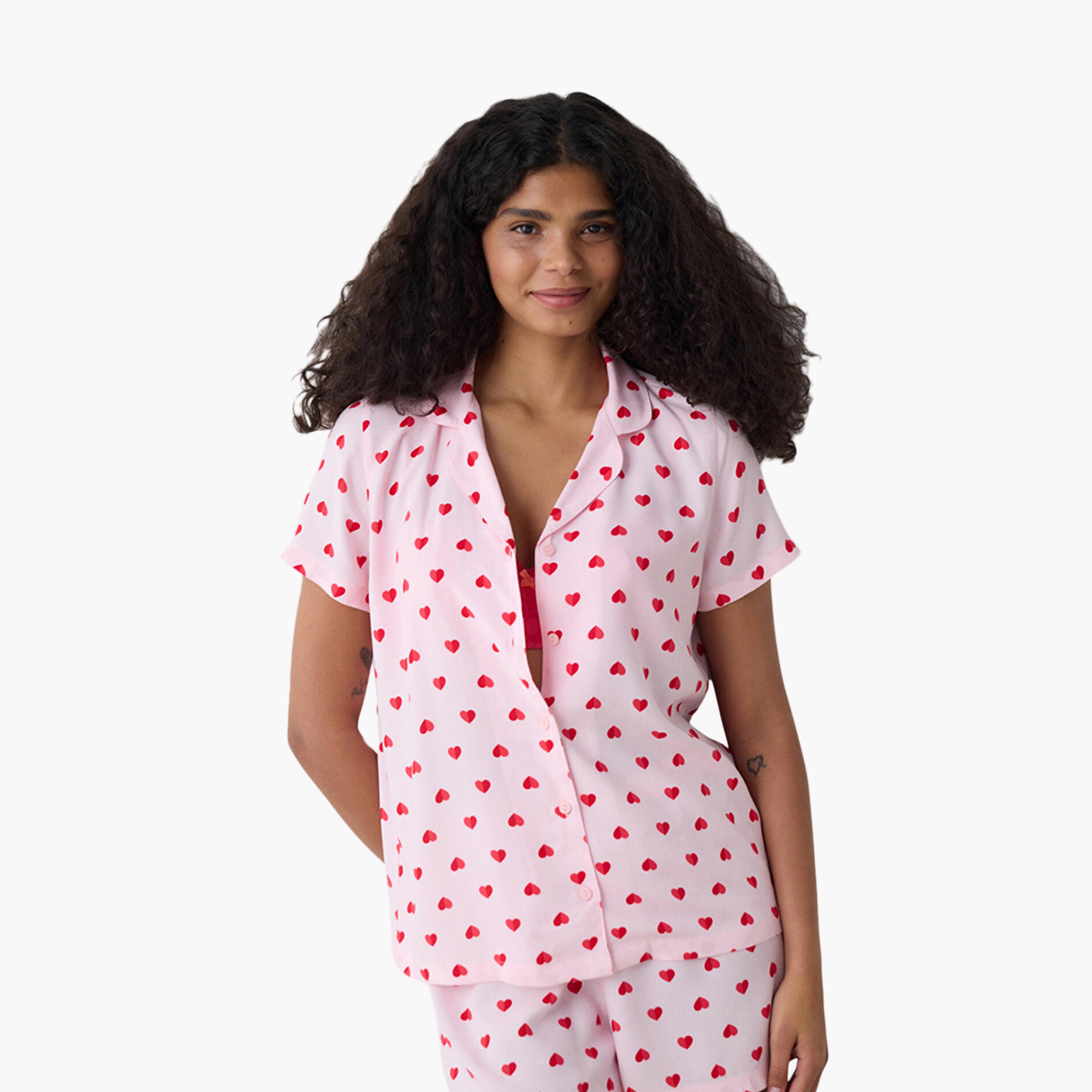 طقم قميص وشورت نسائي بطبعة قلب من بينتي-women-clothing-nightwear-pyjamas-shortsets-image-4