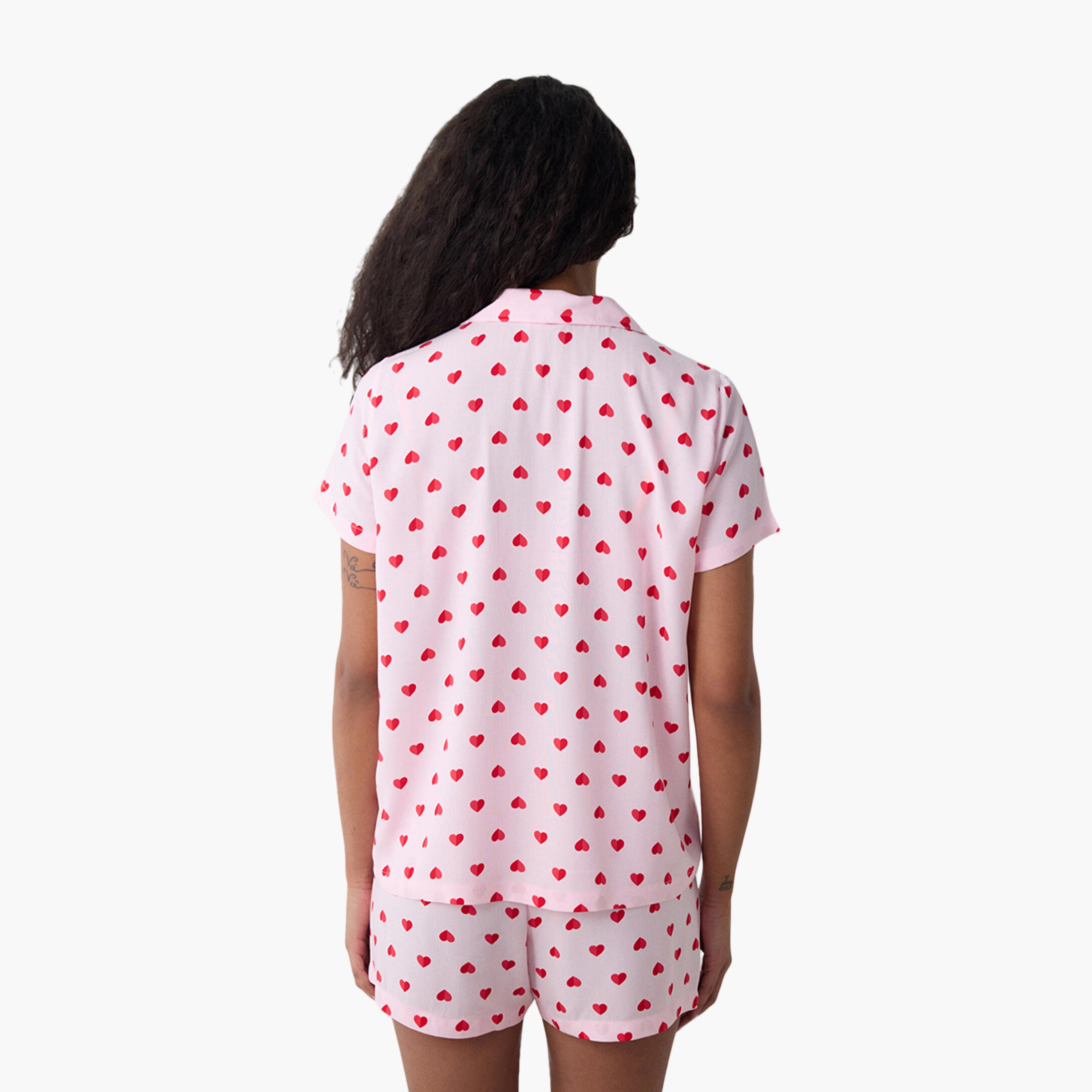 طقم قميص وشورت نسائي بطبعة قلب من بينتي-women-clothing-nightwear-pyjamas-shortsets-image-2