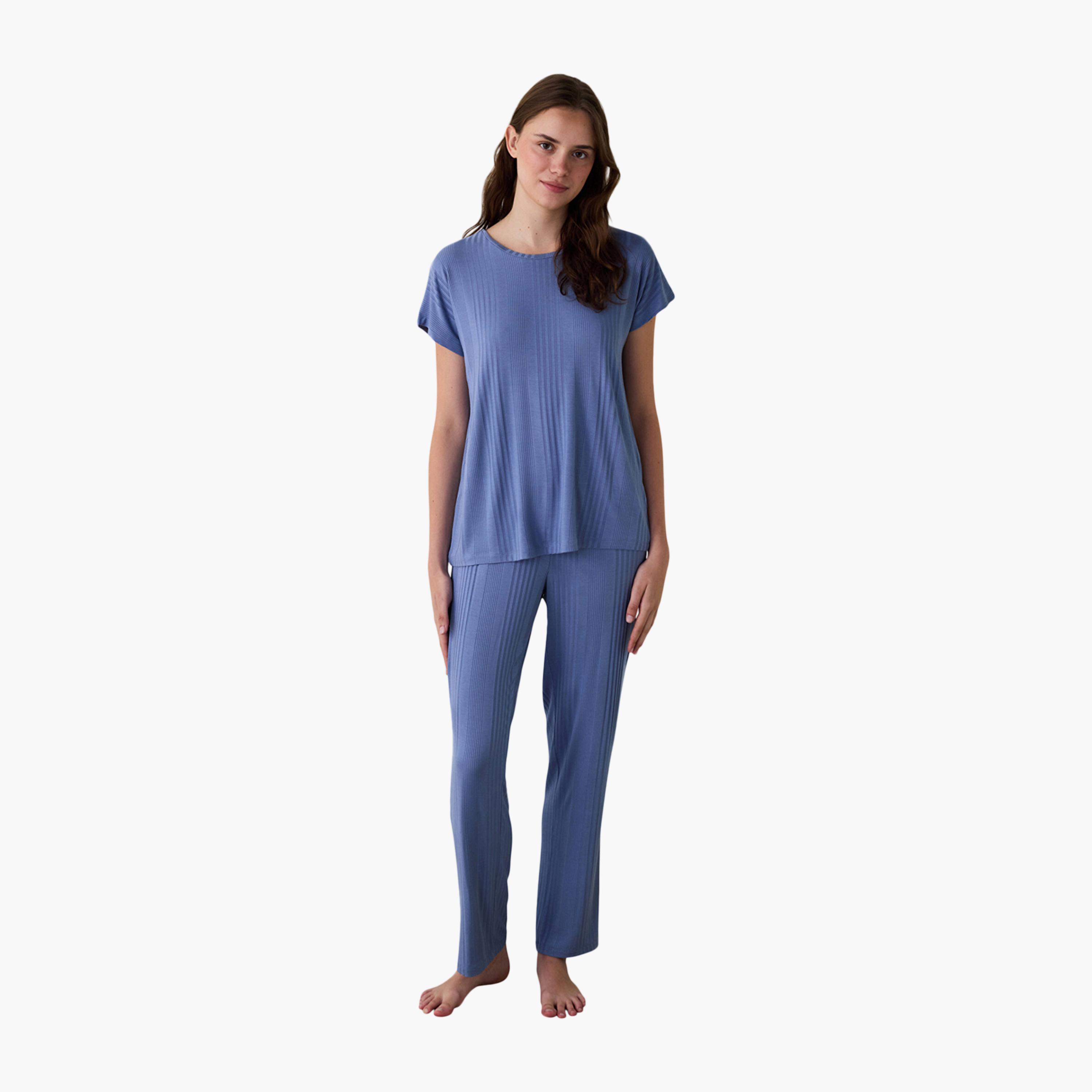 طقم تي شيرت وبيجامة نسائي مخطط من بينتي-women-clothing-nightwear-pyjamas-longsets-image-1