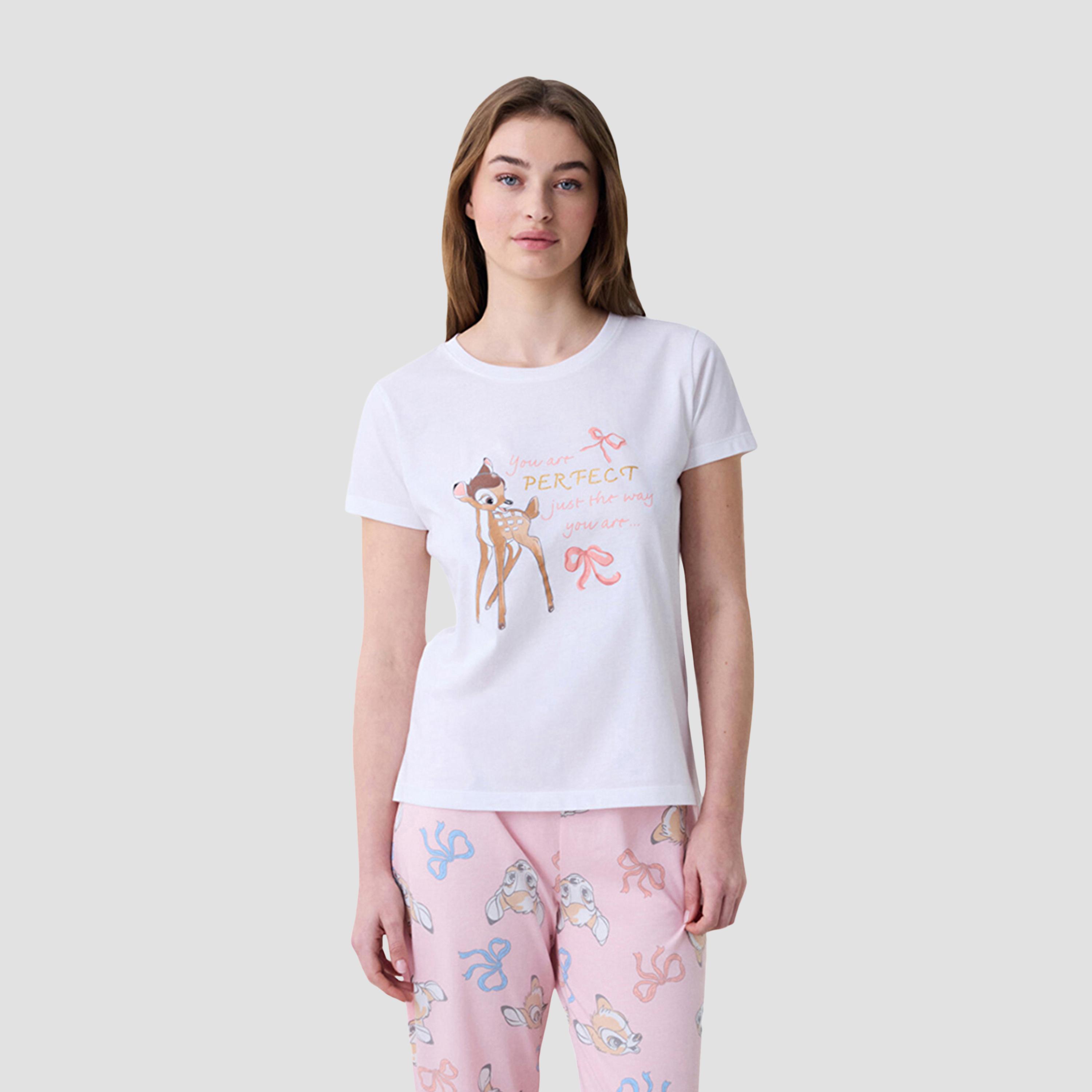 طقم تي شيرت وبيجامة نسائي بطبعة جرافيكية من بينتي-women-clothing-nightwear-pyjamas-longsets-image-2