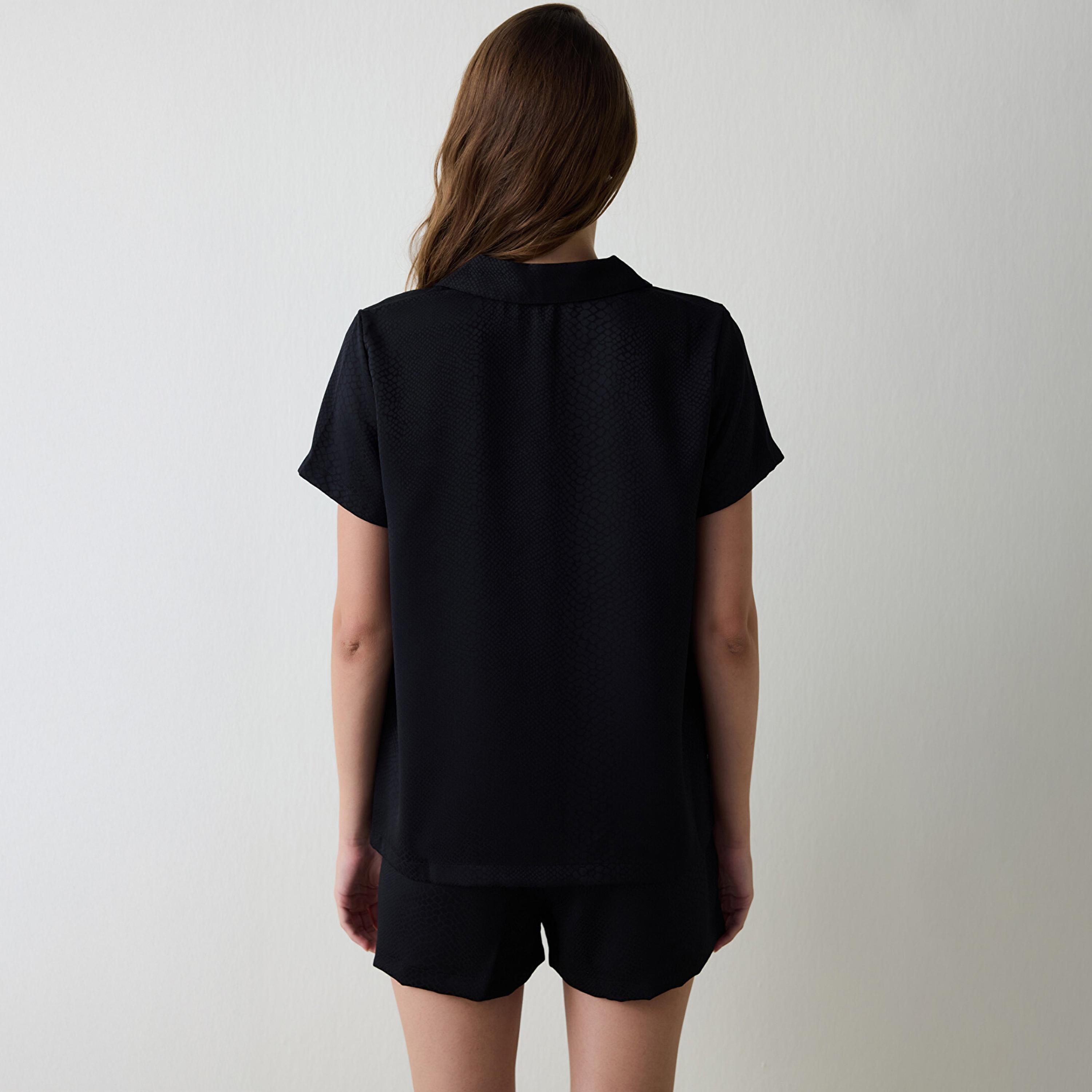 طقم نسائي بطبعة جلد الثعبان مكون من قميص وشورت من بنتي-women-clothing-nightwear-pyjamas-shortsets-image-2