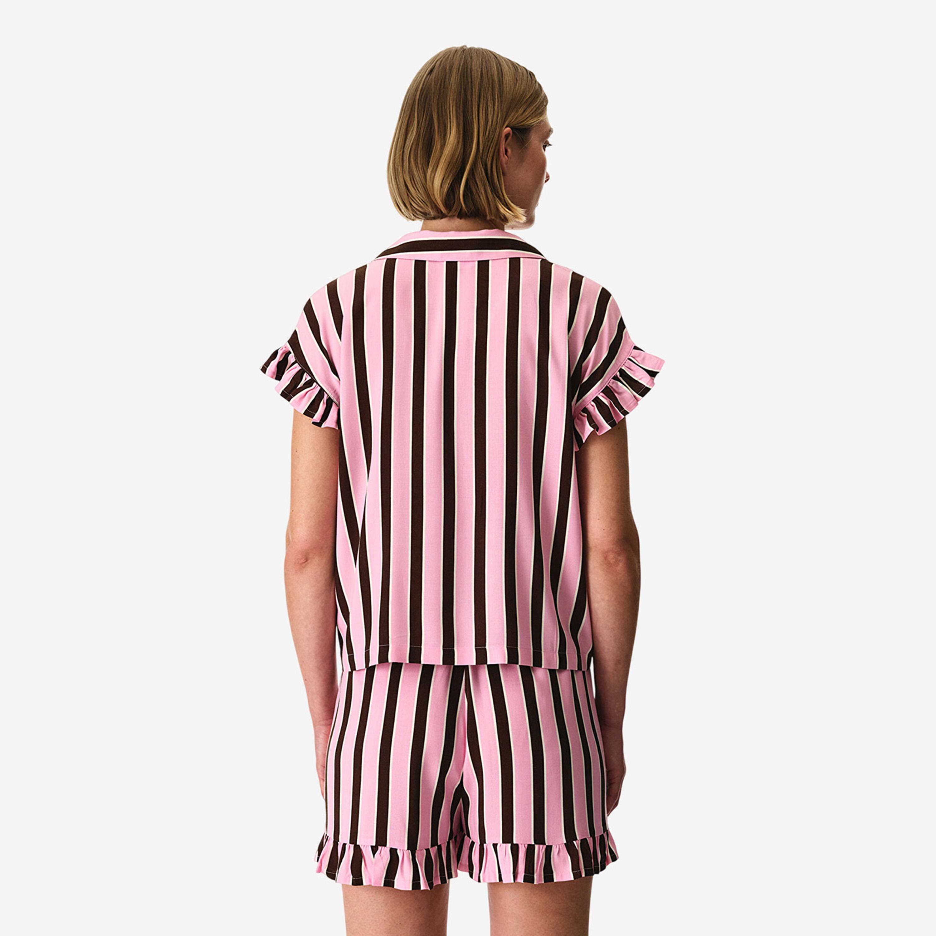 طقم نوم حريمي قميص مخطط بياقة مطوية وشورت من بينتي-women-clothing-nightwear-pyjamas-shortsets-image-2