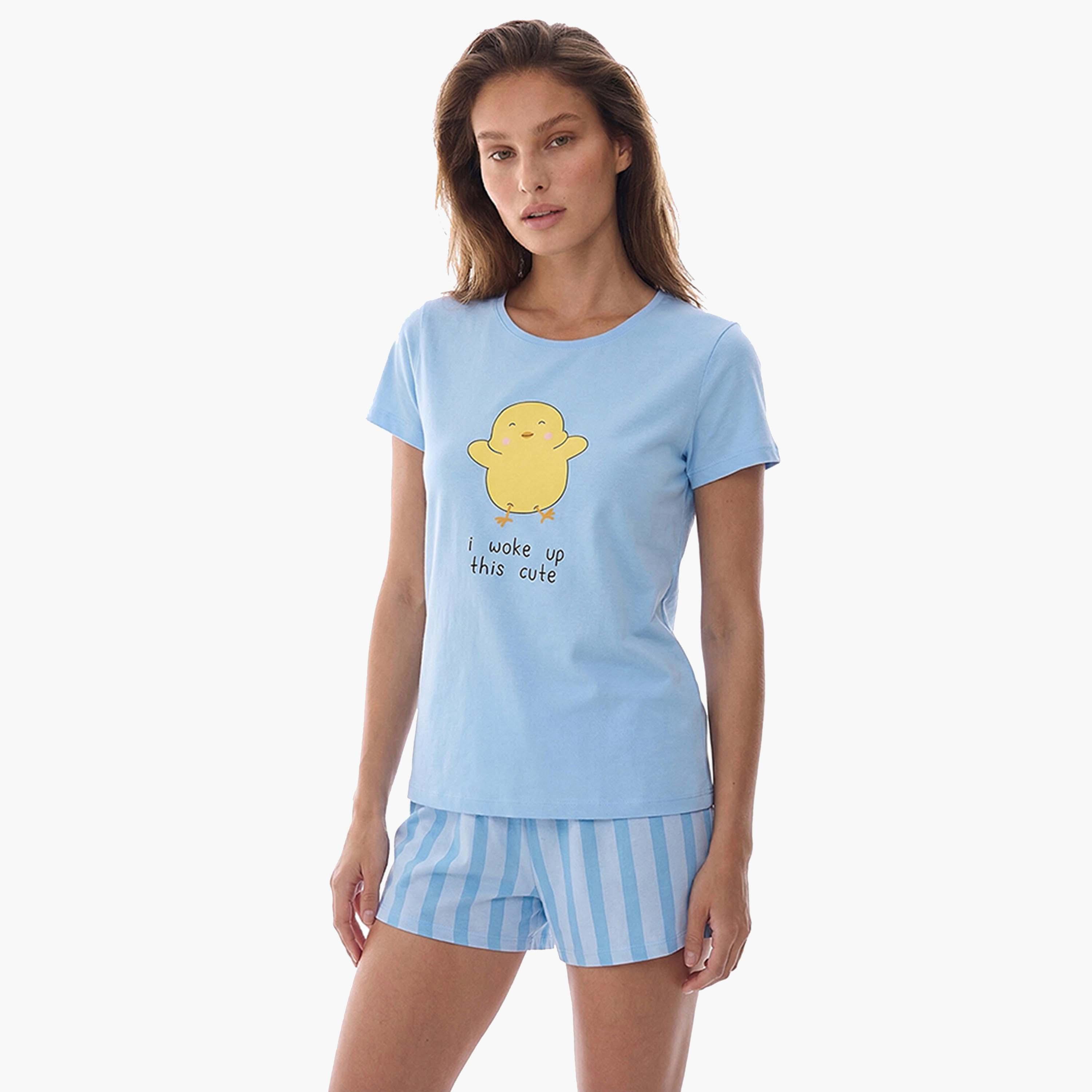 طقم بيجامة تي شيرت وشورت بطبعة جرافيك للنساء من بينتي-women-clothing-nightwear-pyjamas-shortsets-image-1