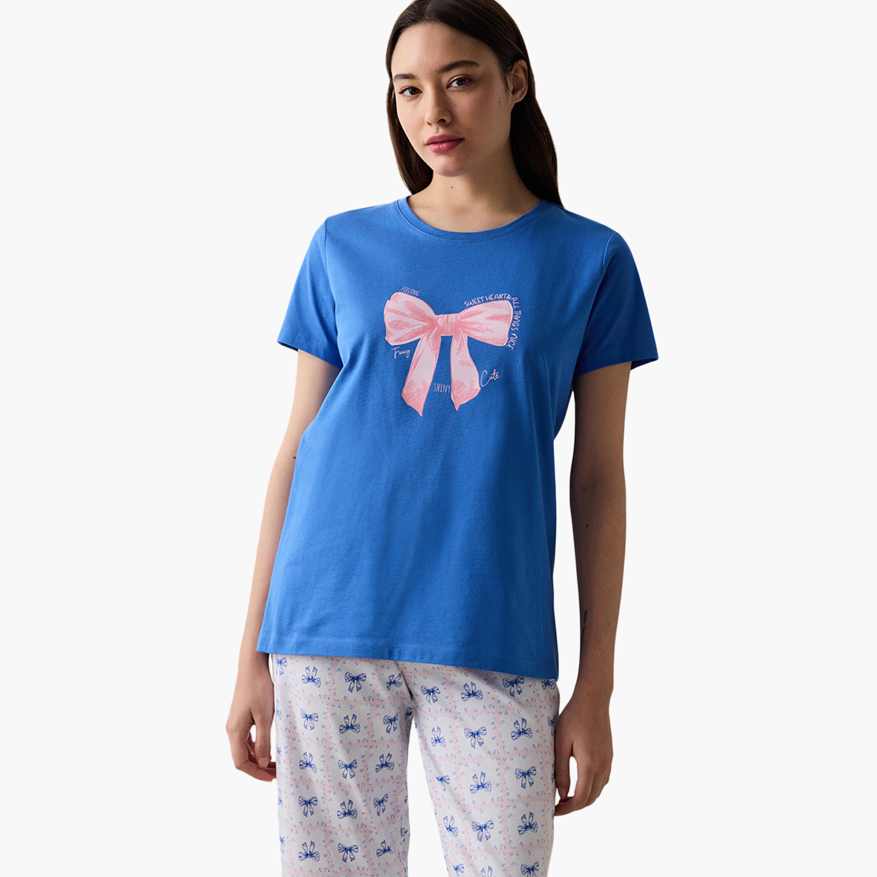 طقم تي شيرت وبيجامة نسائي بطبعة جرافيكية من بينتي-women-clothing-nightwear-pyjamas-longsets-image-6
