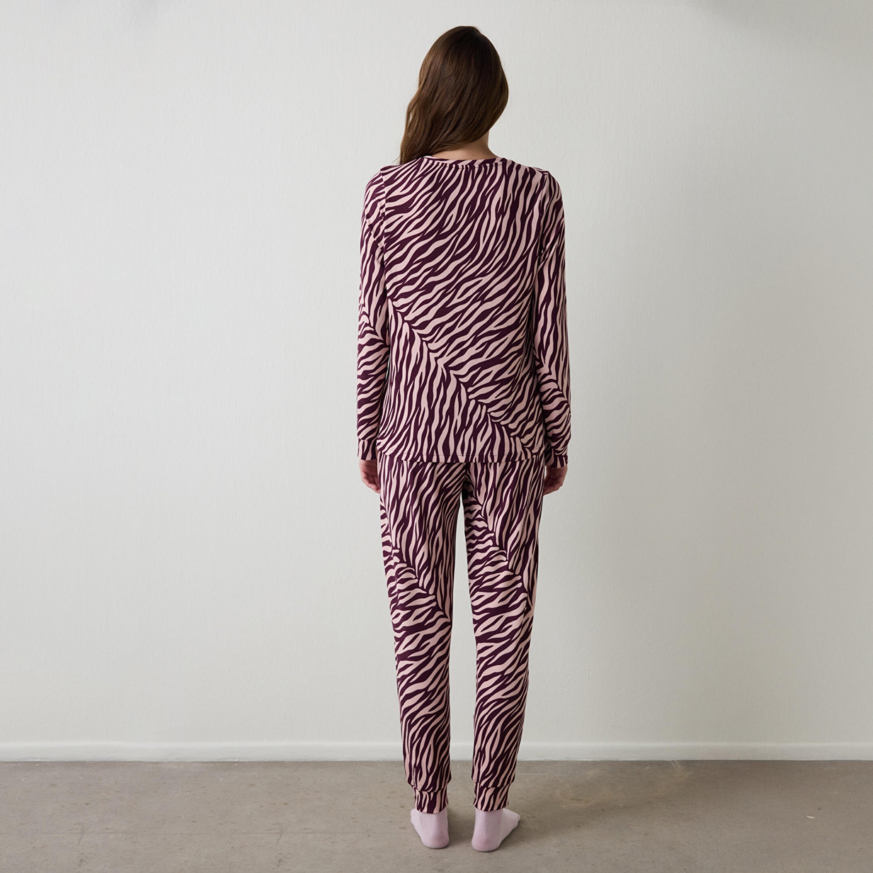 طقم بيجاما نسائي بطبعة تجريدية مكون من بلوزة وبنطلون من بنتي-women-clothing-nightwear-pyjamas-longsets-image-2