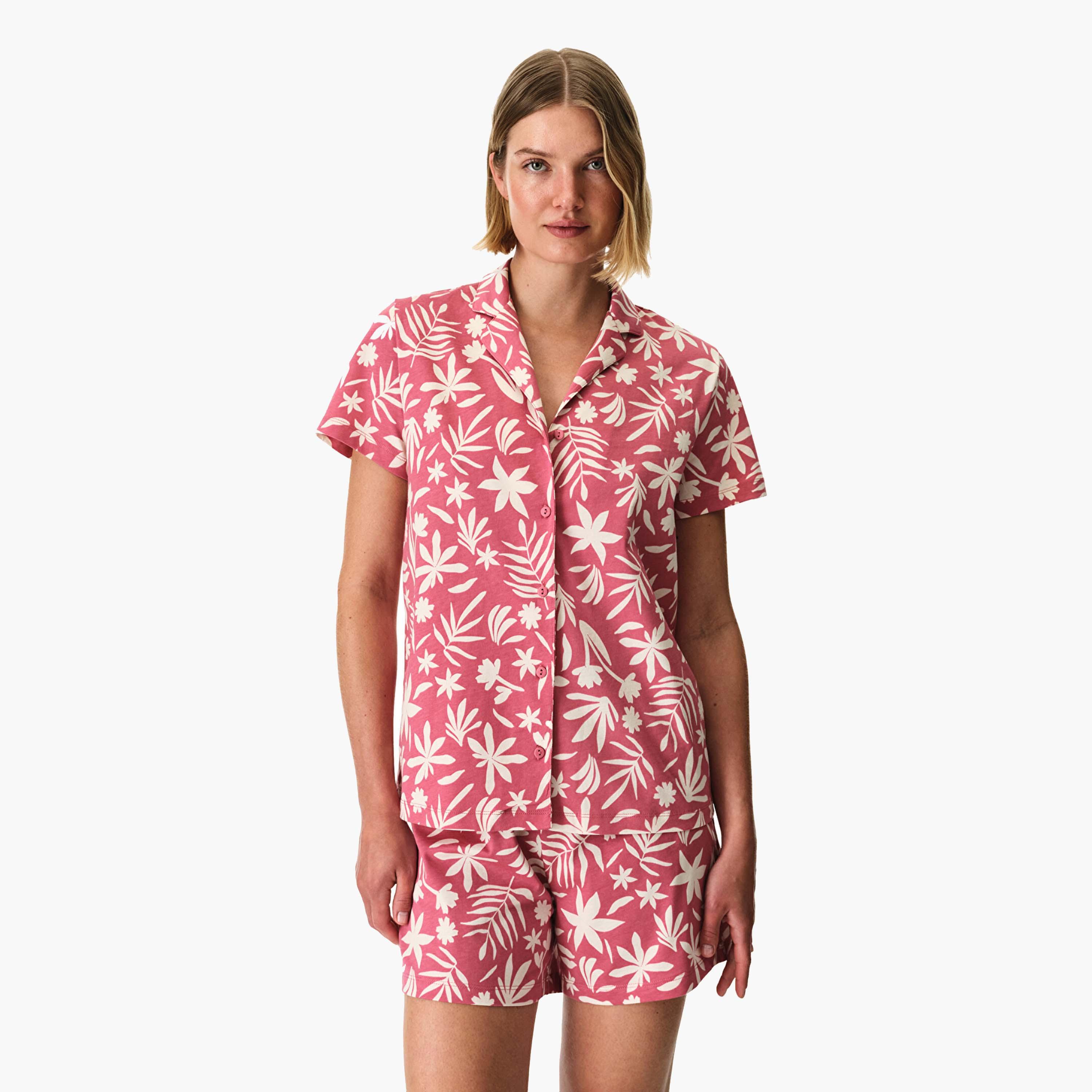 طقم بيجامة قميص وشورت بنقشة الزهور للنساء من بينتي-women-clothing-nightwear-pyjamas-shortsets-image-1