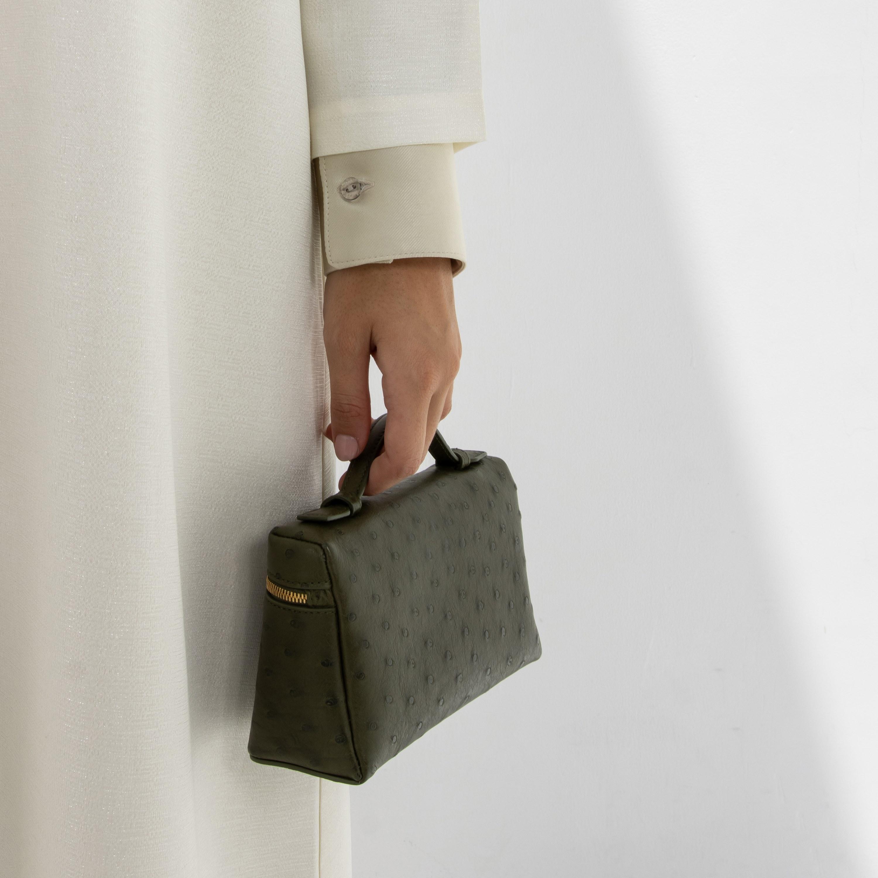 عباية نسائية بقصة فضفاضة (Floowy) قماش تافتا - كريمي من 10 ديسمبر-women-arabicclothing-abayas-image-6