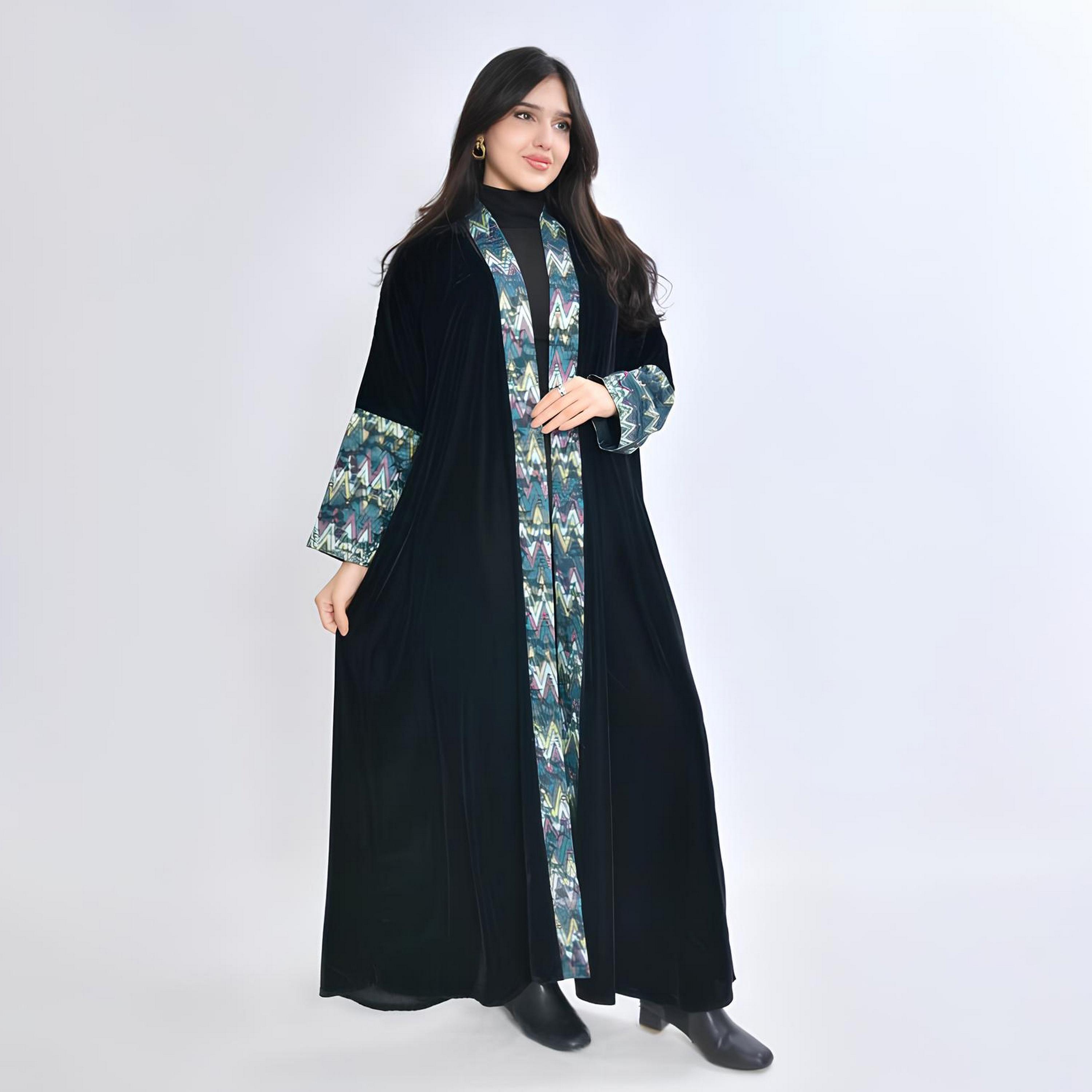 عباية "فيلفيت" بطبعة "شيفرون" مع حجاب نسائية - من أويا عباية-women-arabicclothing-abayas-image-1