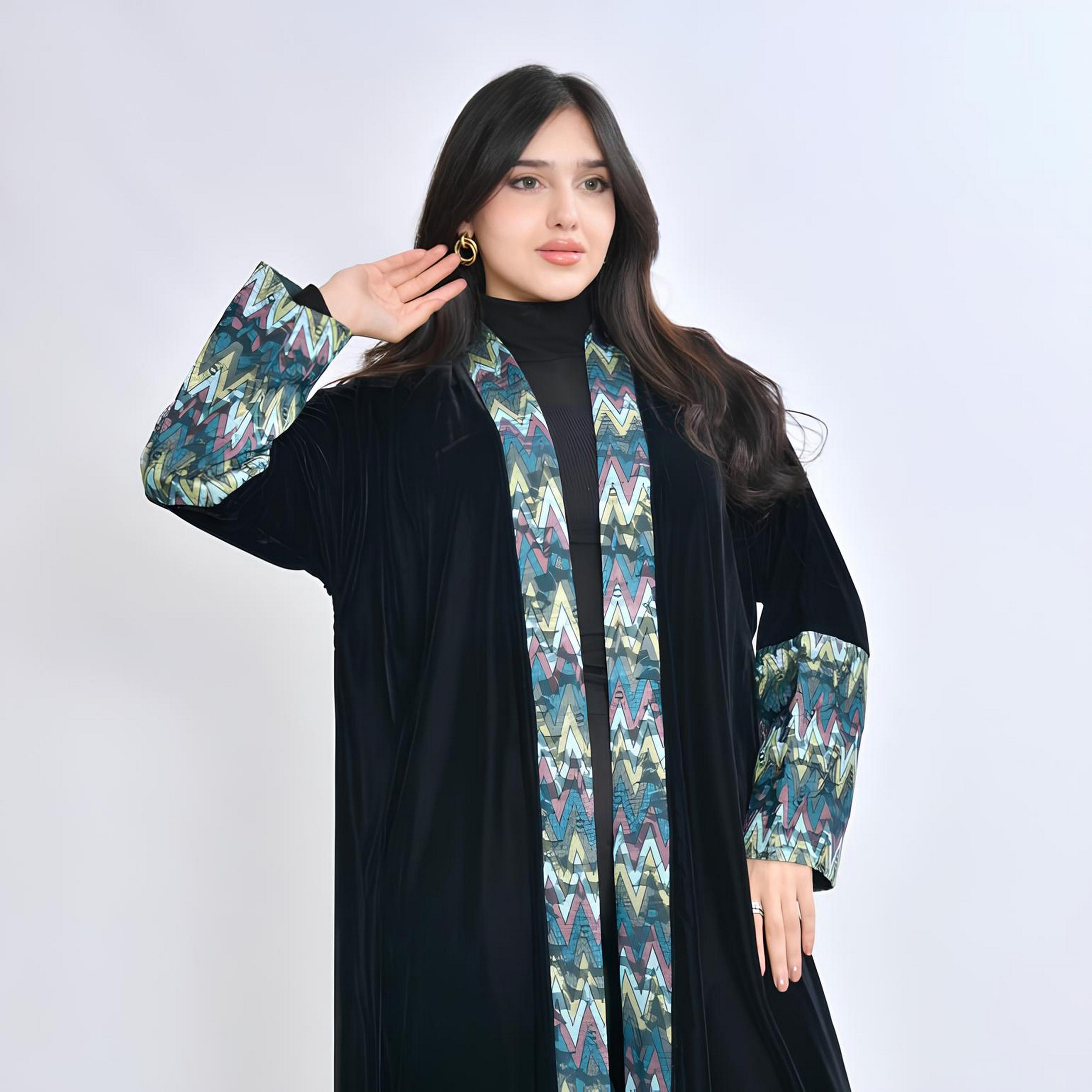 عباية "فيلفيت" بطبعة "شيفرون" مع حجاب نسائية - من أويا عباية-women-arabicclothing-abayas-image-4