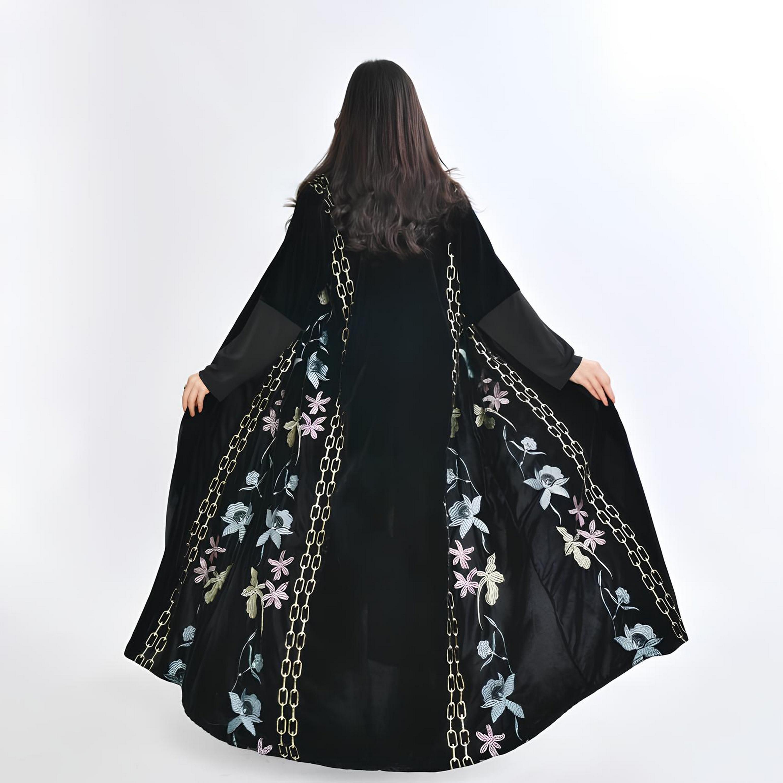 عباية سهرة بقصة "كلوش" كتان بتطريز "فلورال" مع حجاب نسائية - أسود من أويا عباية-women-arabicclothing-abayas-image-5