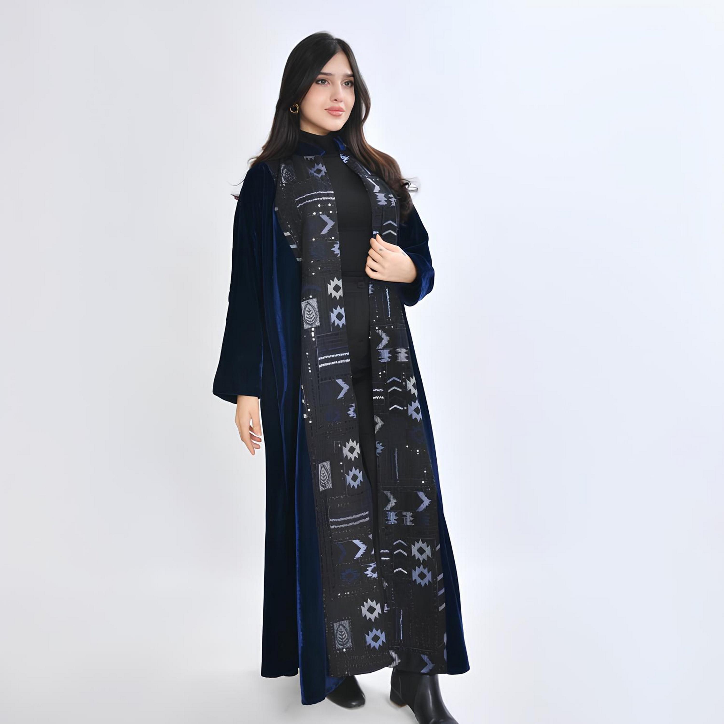 عباية سهرة بقصة "كلوش" "فيلفيت" بتطريز "جيومتريك" نسائية - أزرق من أويا عباية-women-arabicclothing-abayas-image-1