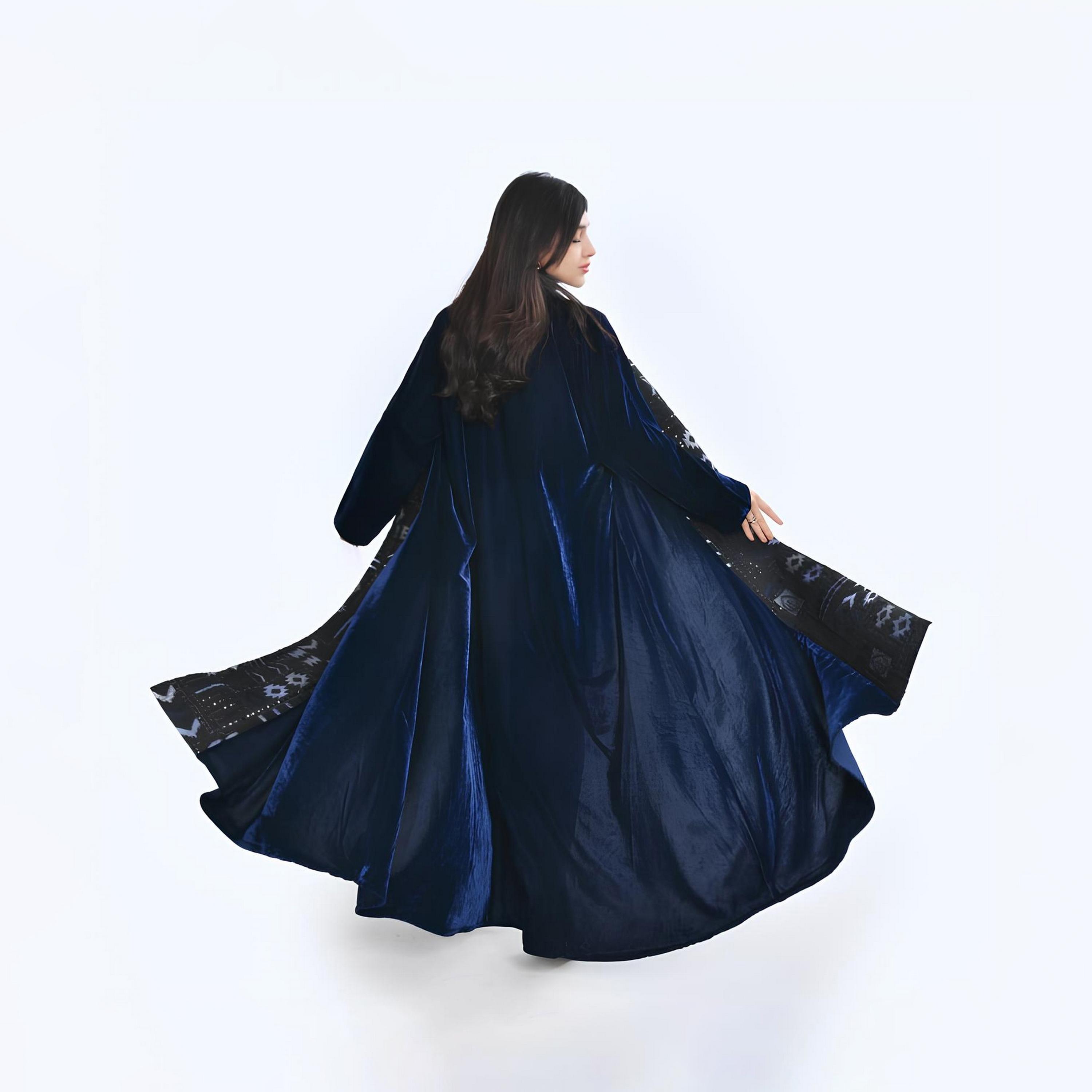 عباية سهرة بقصة "كلوش" "فيلفيت" بتطريز "جيومتريك" نسائية - أزرق من أويا عباية-women-arabicclothing-abayas-image-3