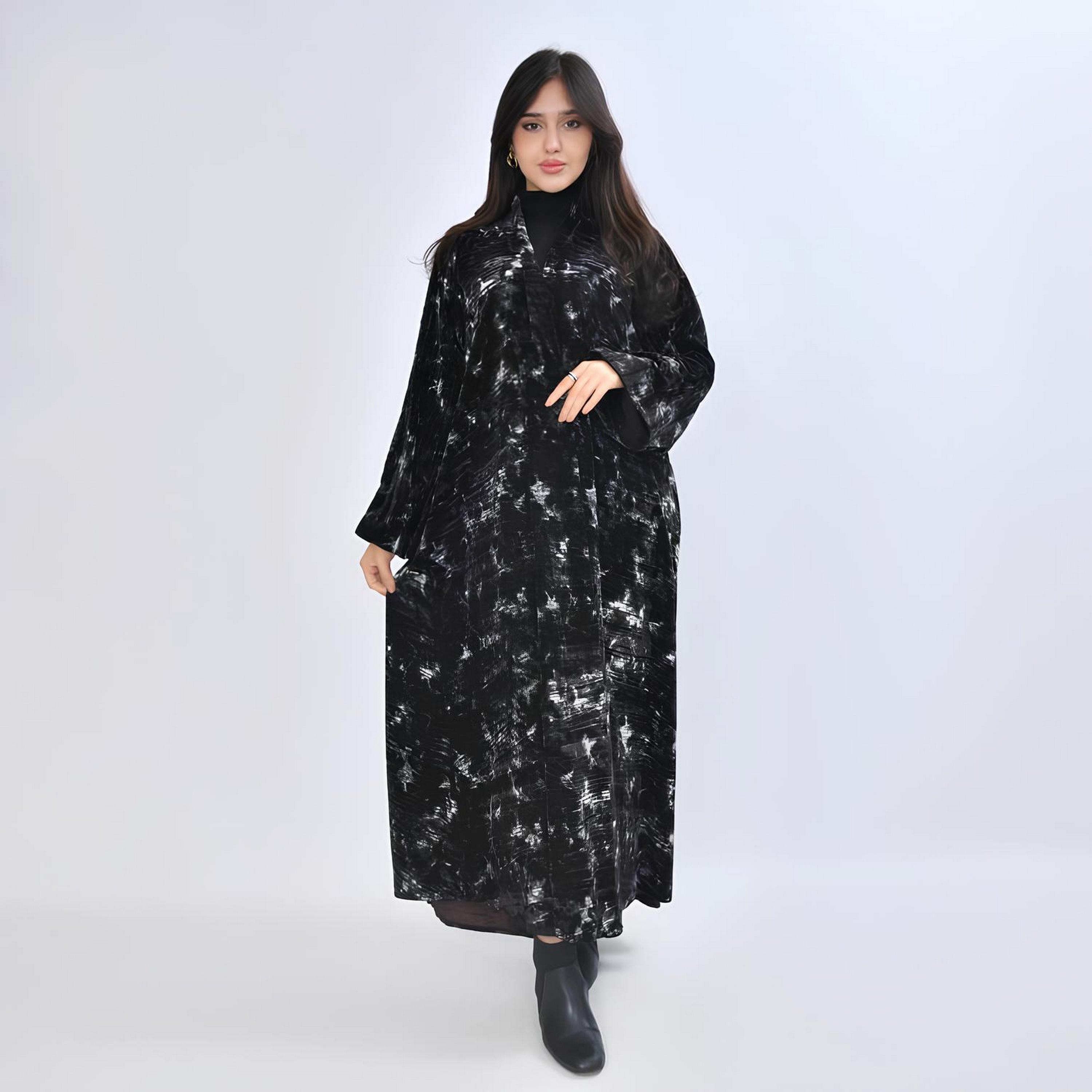 عباية بقصة "فلود" "فيلفيت" بتصميم "تاي داي" مع حجاب نسائية - أزرق من أويا عباية-women-arabicclothing-abayas-image-1