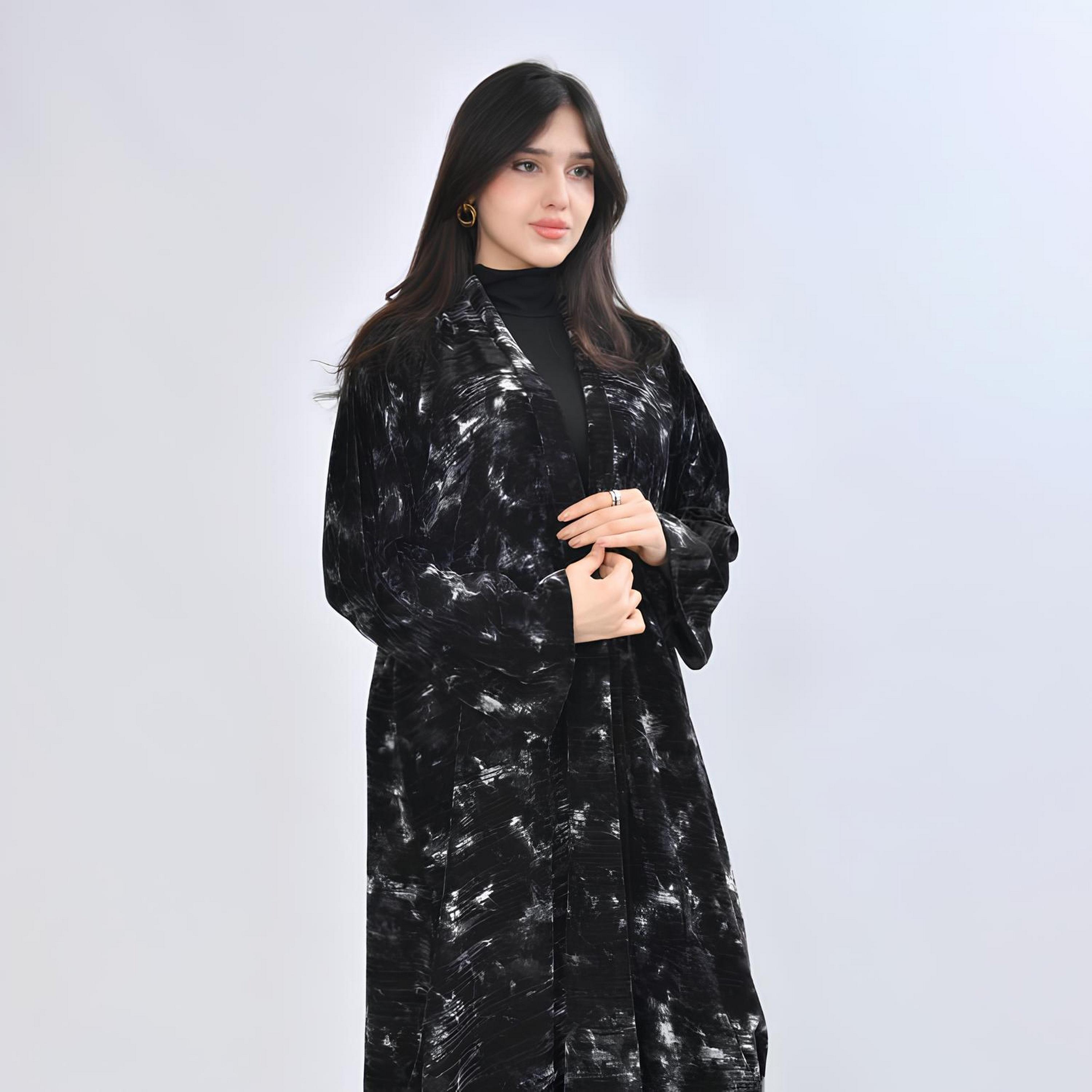 عباية بقصة "فلود" "فيلفيت" بتصميم "تاي داي" مع حجاب نسائية - أزرق من أويا عباية-women-arabicclothing-abayas-image-2