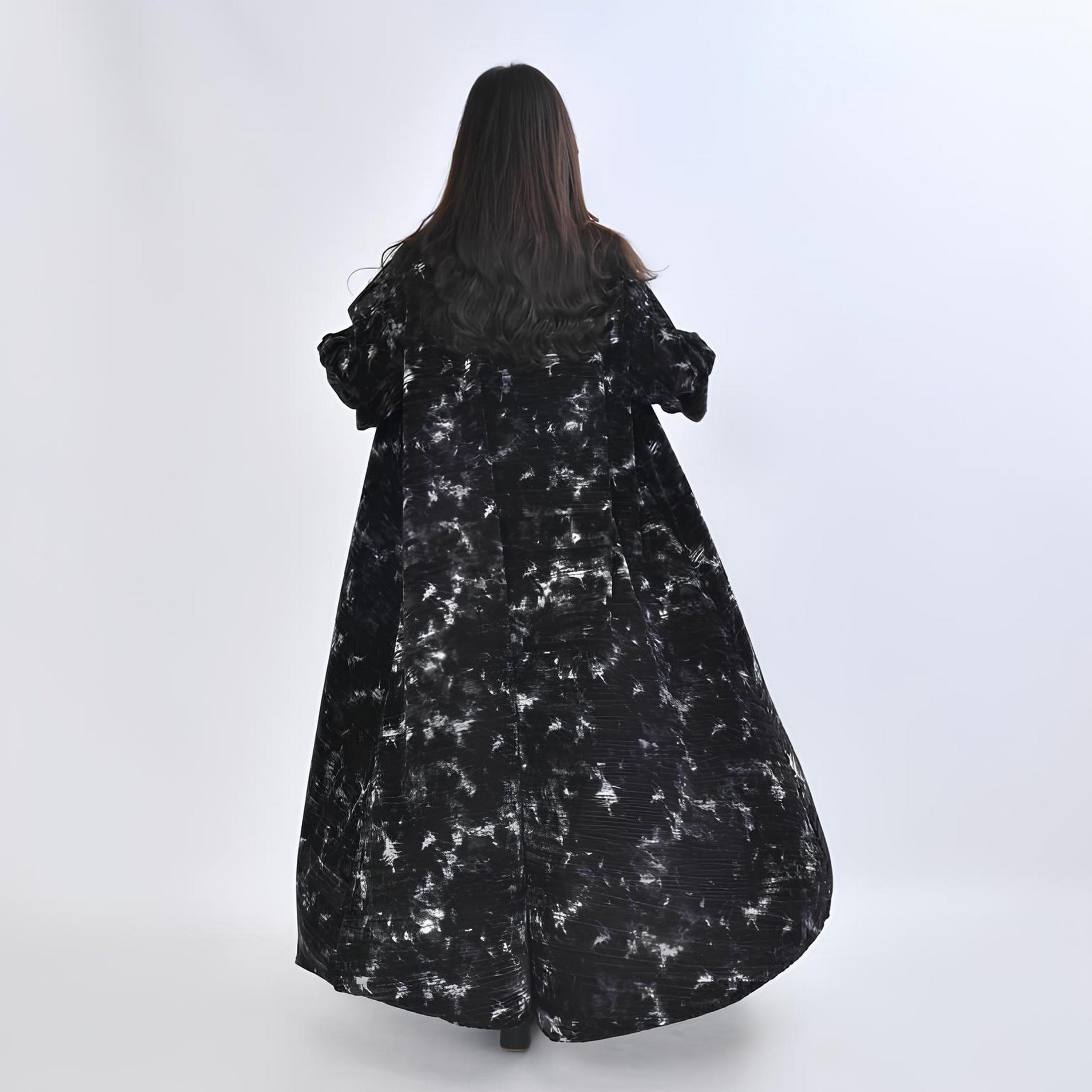 عباية بقصة "فلود" "فيلفيت" بتصميم "تاي داي" مع حجاب نسائية - أزرق من أويا عباية-women-arabicclothing-abayas-image-5