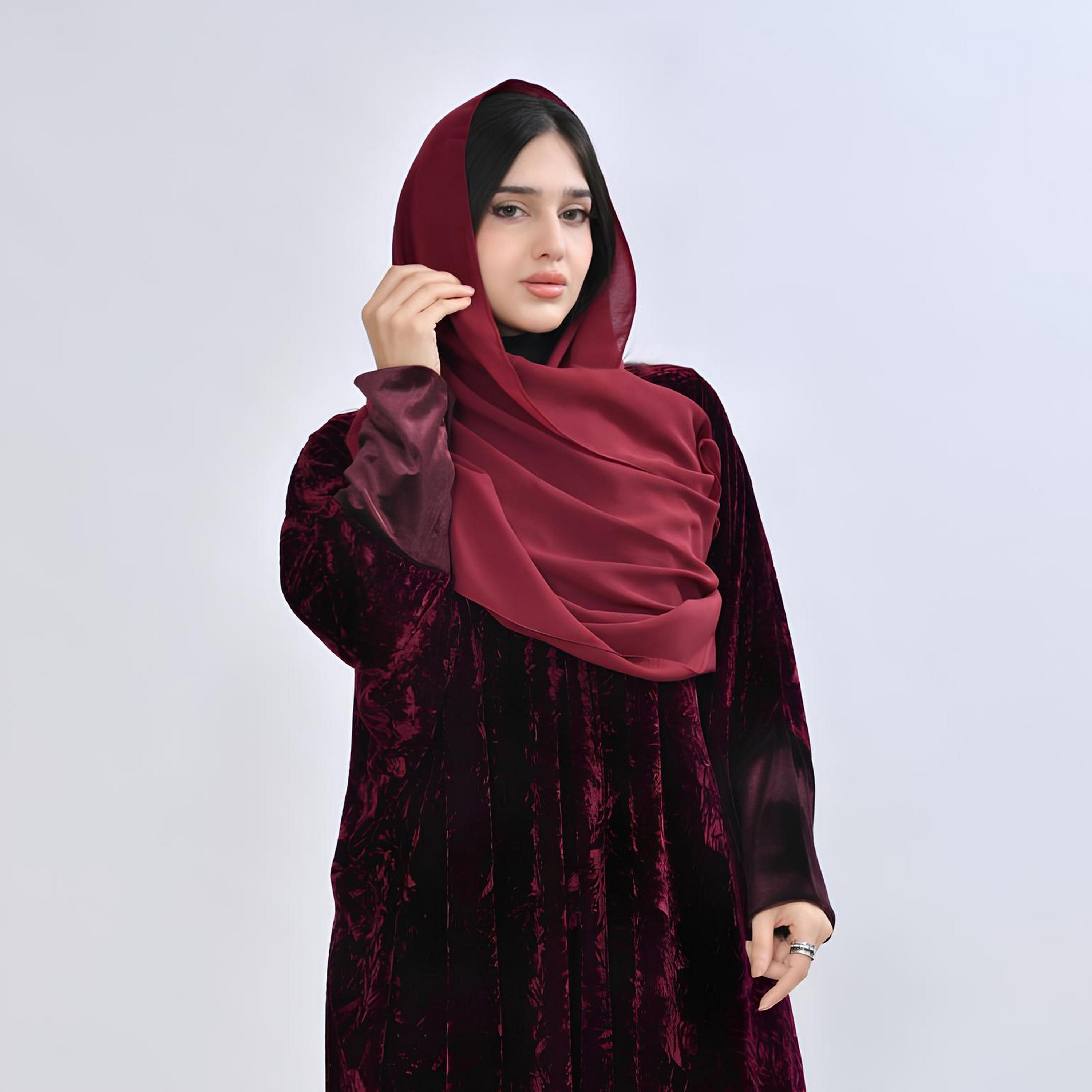 عباية سهرة "رُبع بشت" بقماش "جاكارد فيلفيت" مع حجاب نسائية - أحمر من أويا عباية-women-arabicclothing-abayas-image-2