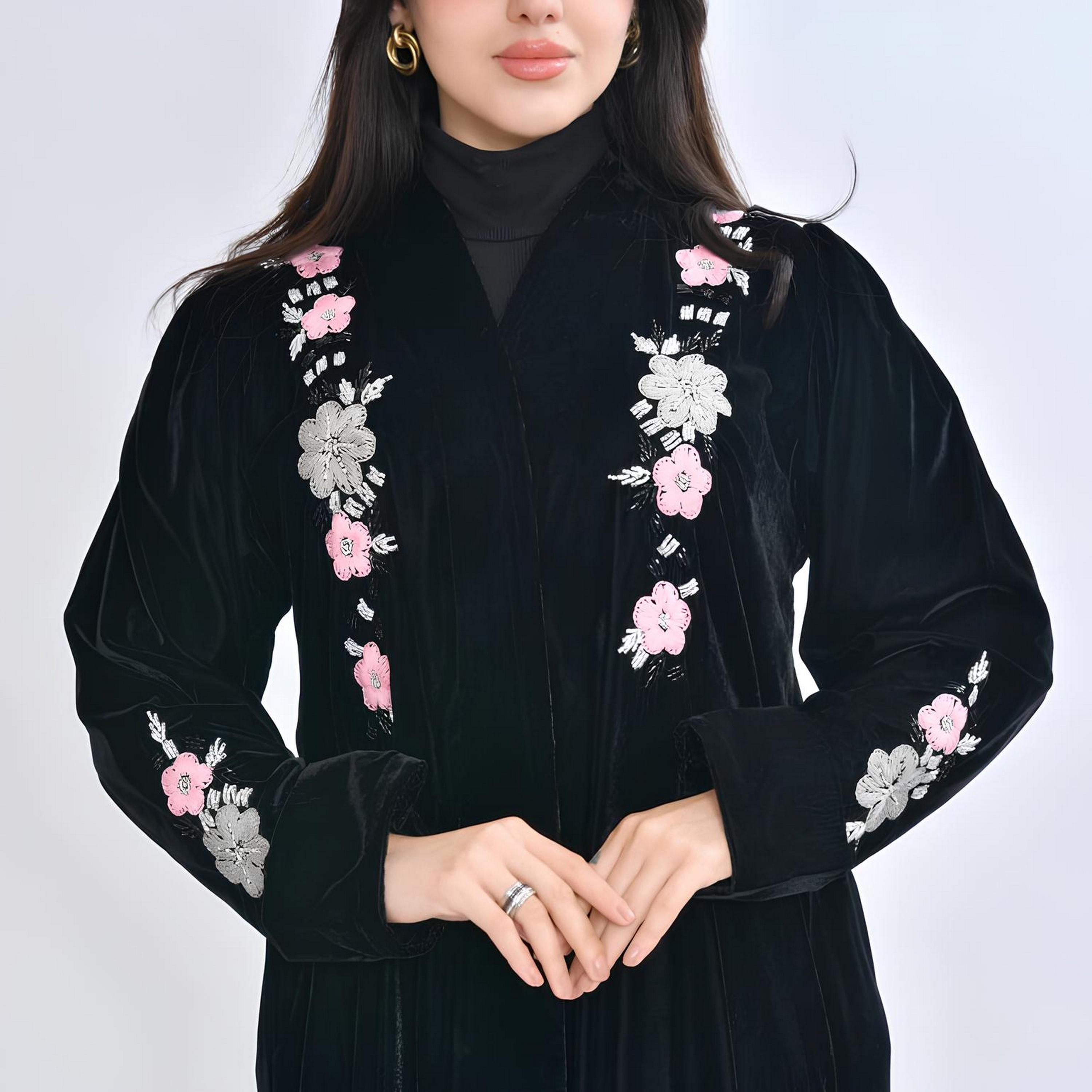 عباية سهرة "فيلفيت" بتطريز "فلورال" نسائية - أسود من أويا عباية-women-arabicclothing-abayas-image-4