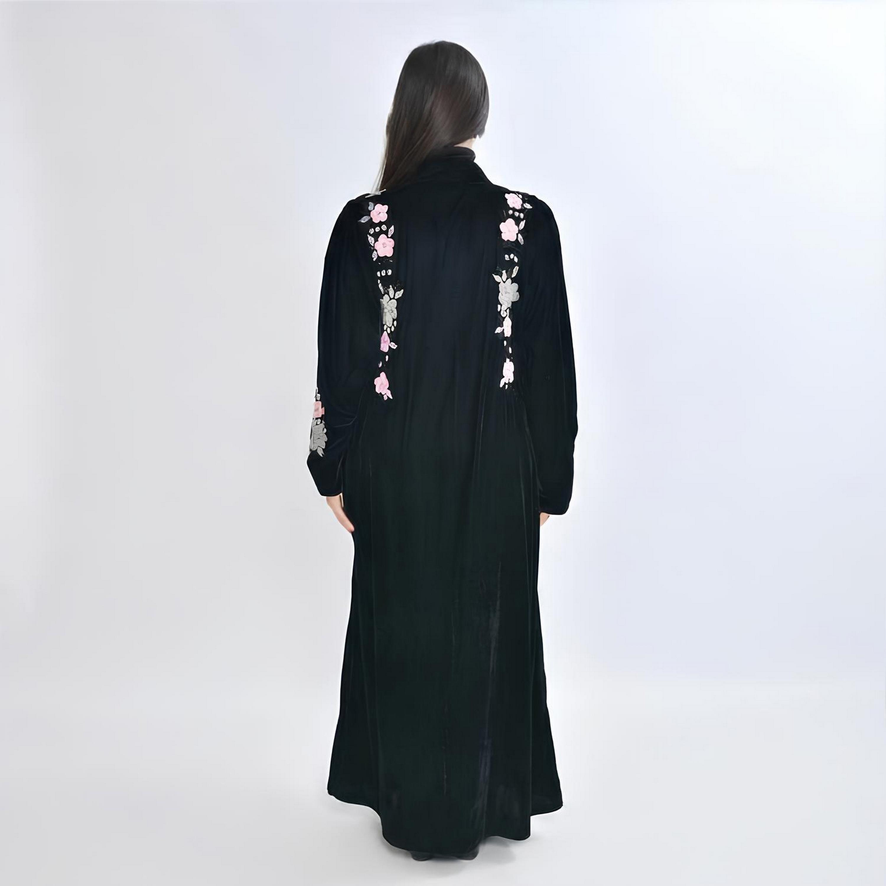 عباية سهرة "فيلفيت" بتطريز "فلورال" نسائية - أسود من أويا عباية-women-arabicclothing-abayas-image-5