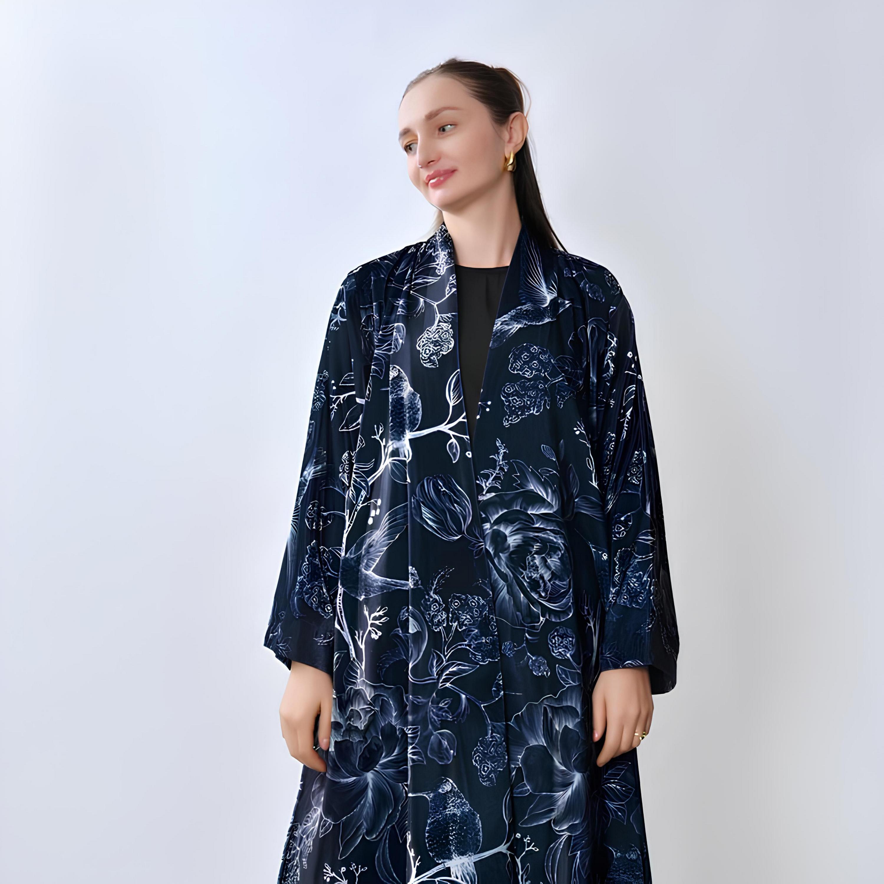 عباية "فيلفيت" بطبعة "فلورال" نسائية - أزرق من أويا عباية-women-arabicclothing-abayas-image-2