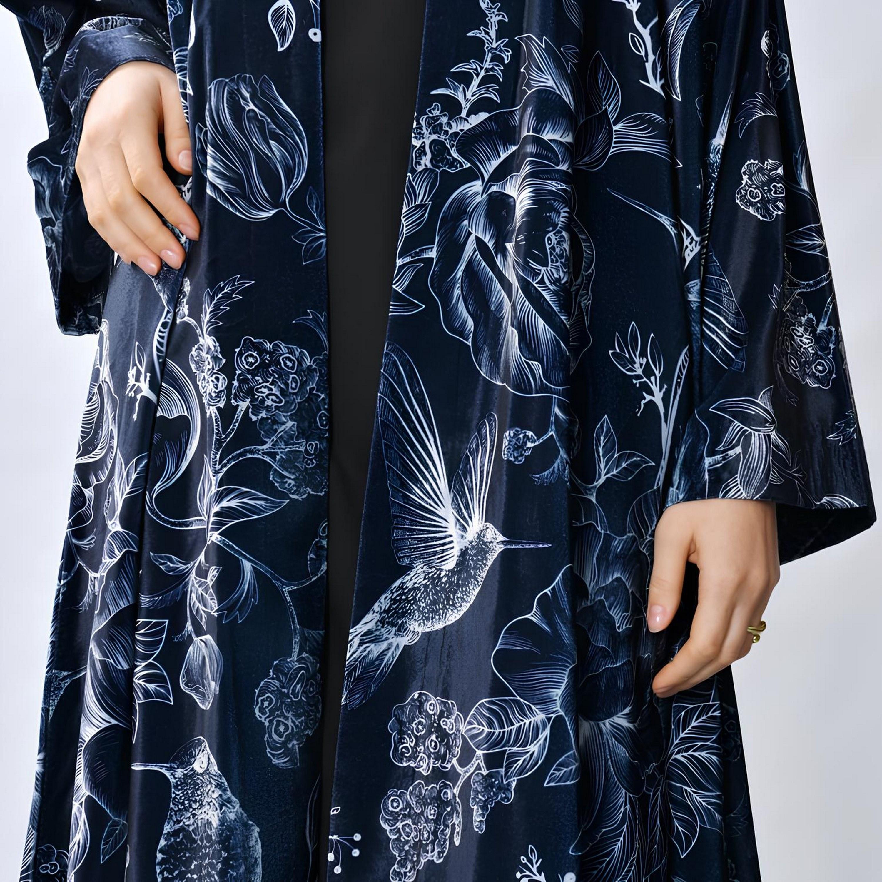 عباية "فيلفيت" بطبعة "فلورال" نسائية - أزرق من أويا عباية-women-arabicclothing-abayas-image-4