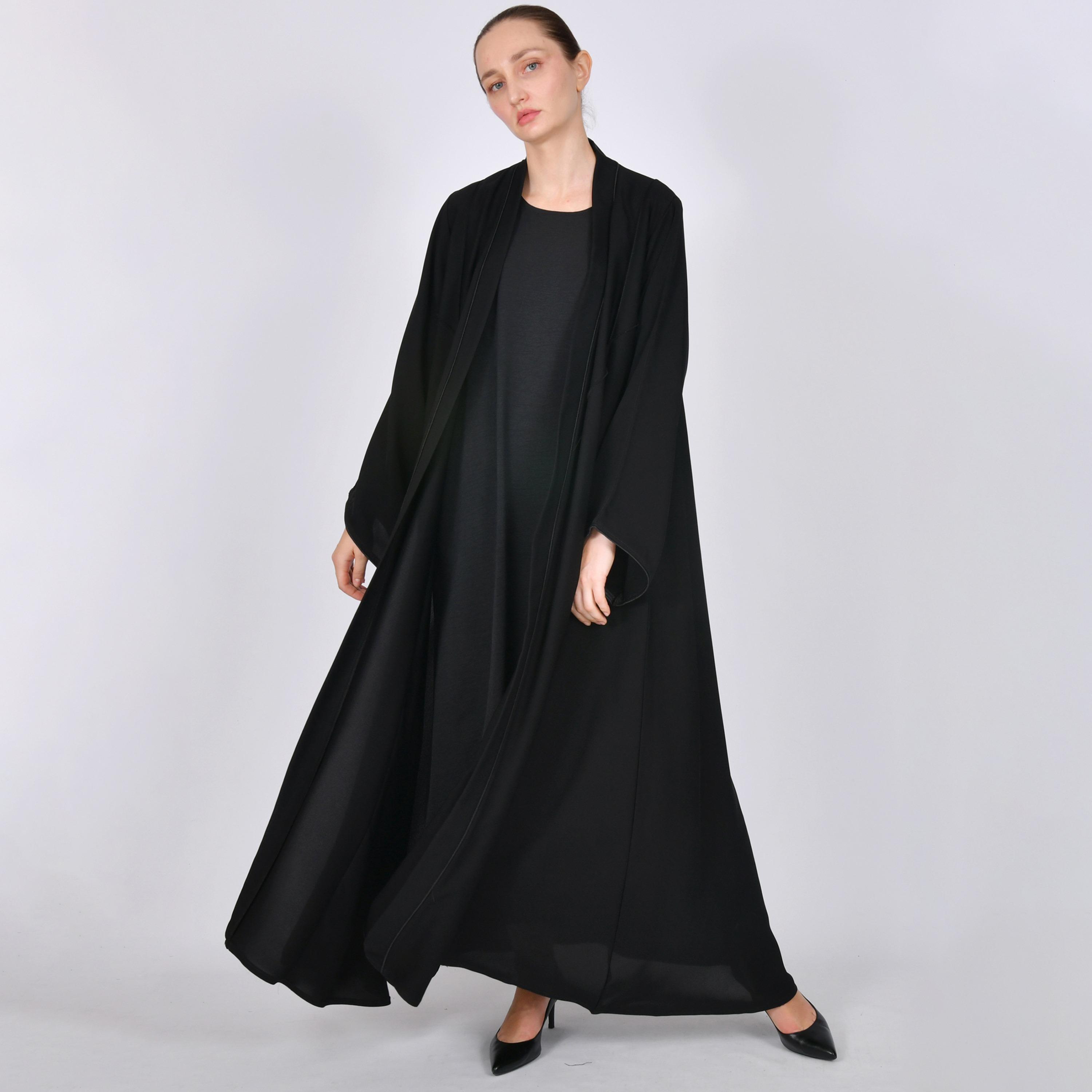 عباية نسائية من الكتان باللون الأسود بأكمام واسعة وقصة "كوارتر لينث" من أويا عباية-women-arabicclothing-abayas-image-1