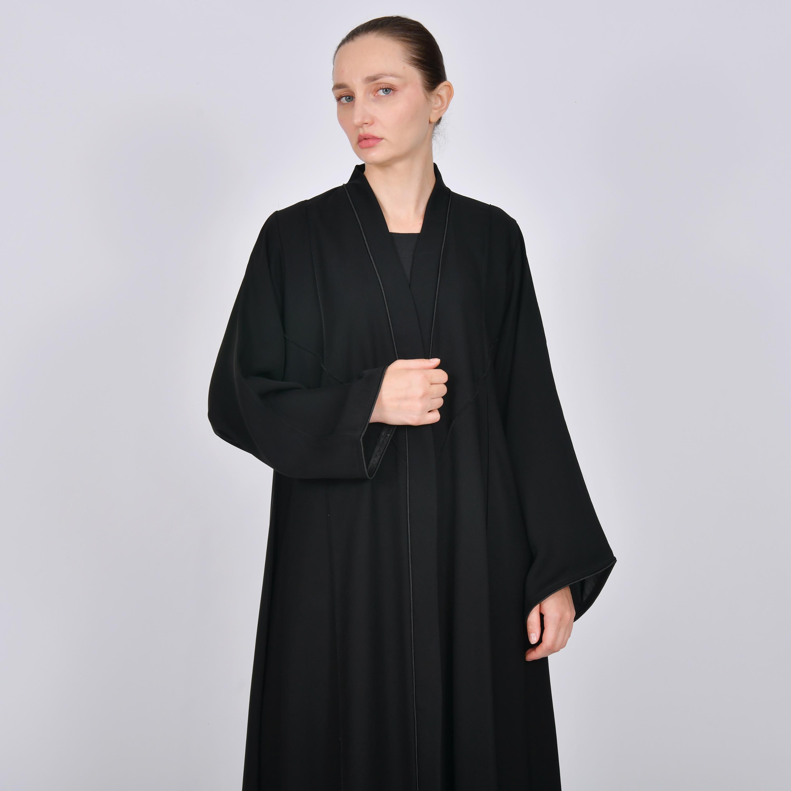 عباية نسائية من الكتان باللون الأسود بأكمام واسعة وقصة "كوارتر لينث" من أويا عباية-women-arabicclothing-abayas-image-2