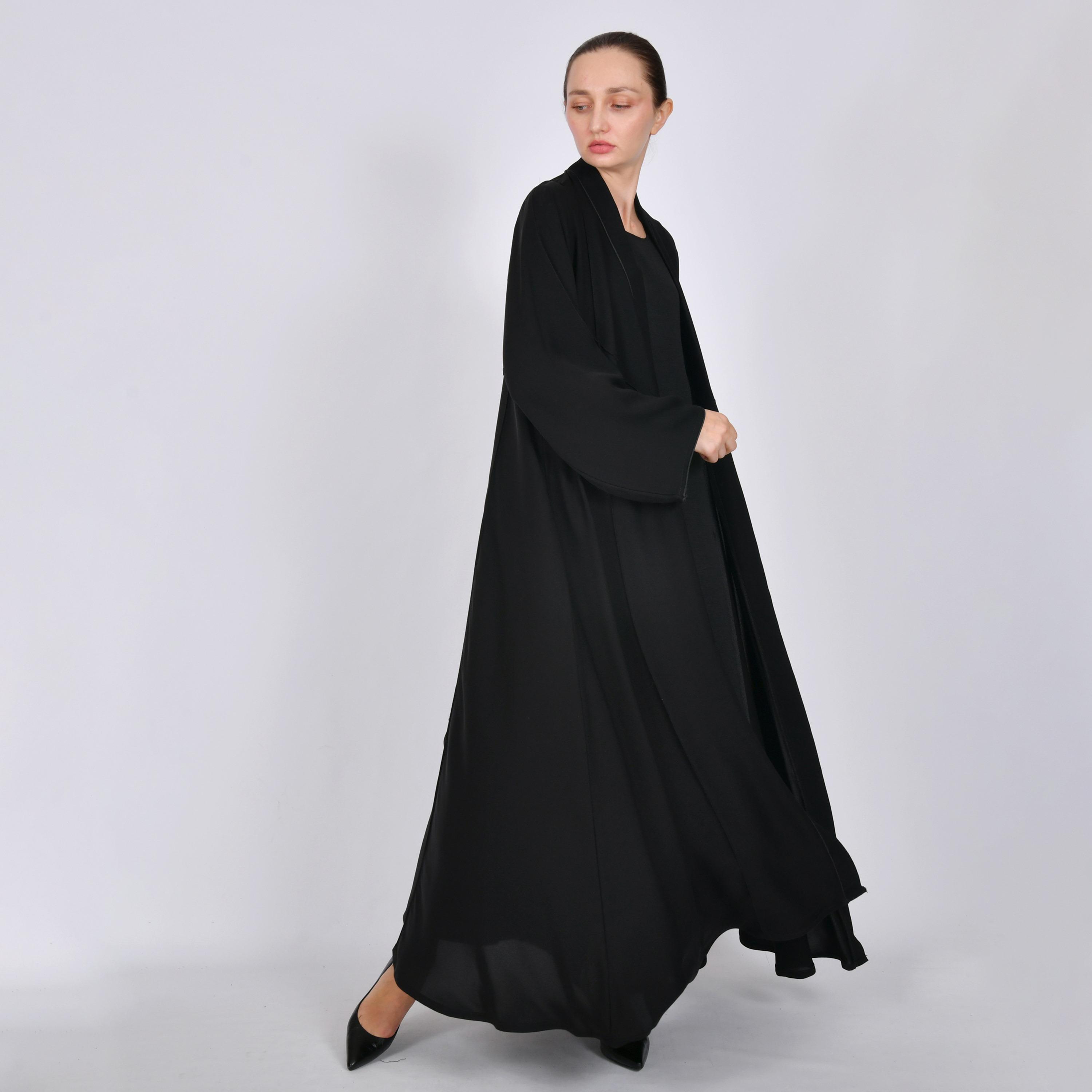 عباية نسائية من الكتان باللون الأسود بأكمام واسعة وقصة "كوارتر لينث" من أويا عباية-women-arabicclothing-abayas-image-4