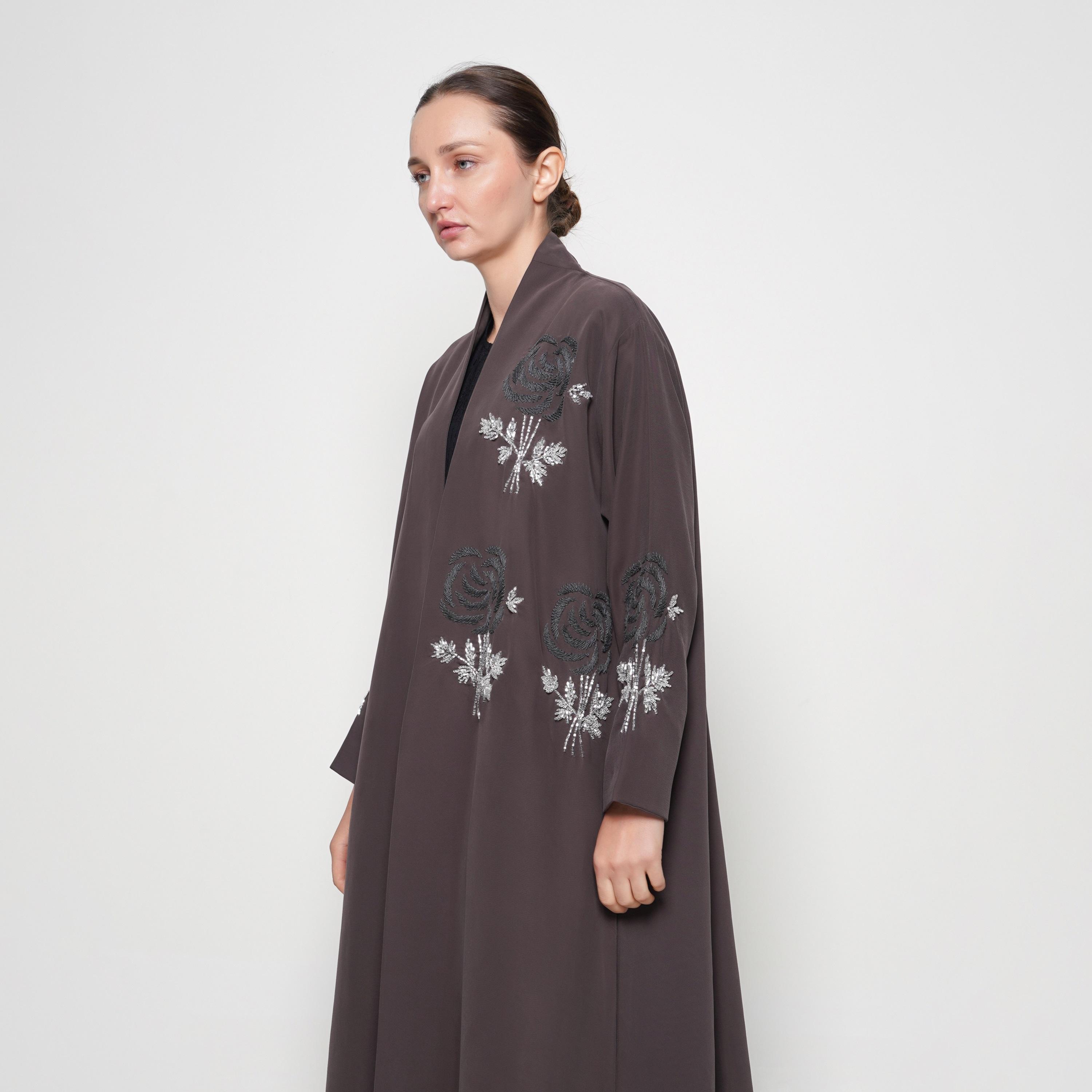 عباءة نسائية، بقصّة ربع دائرة، مطرزة بالورود وباللون البني من أويا عباية-women-arabicclothing-abayas-image-3