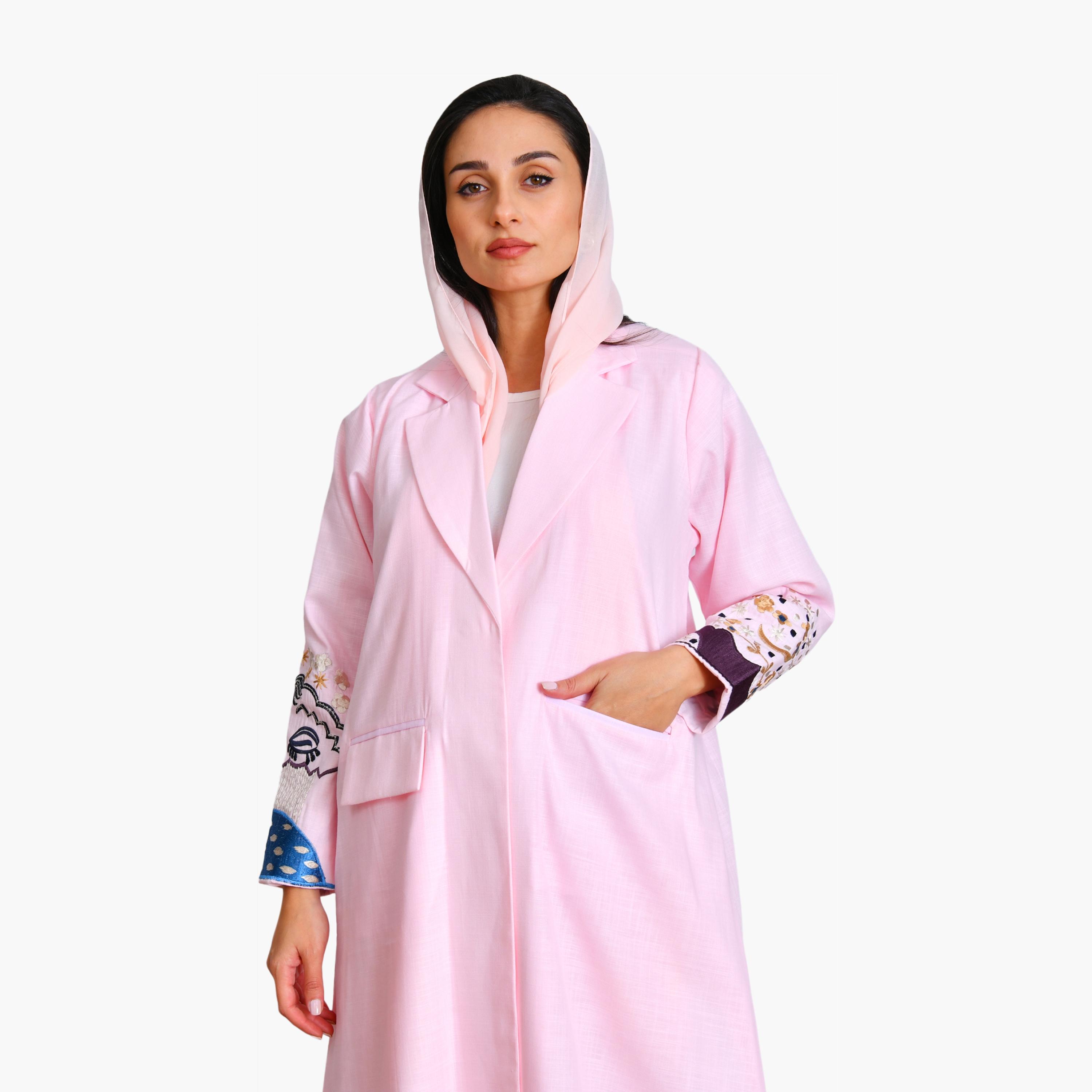 عباية نسائية رسمية من الكتان بأكمام مطرزة وياقة طية صدر السترة مع حجاب من أويا عباية-women-arabicclothing-abayas-image-3