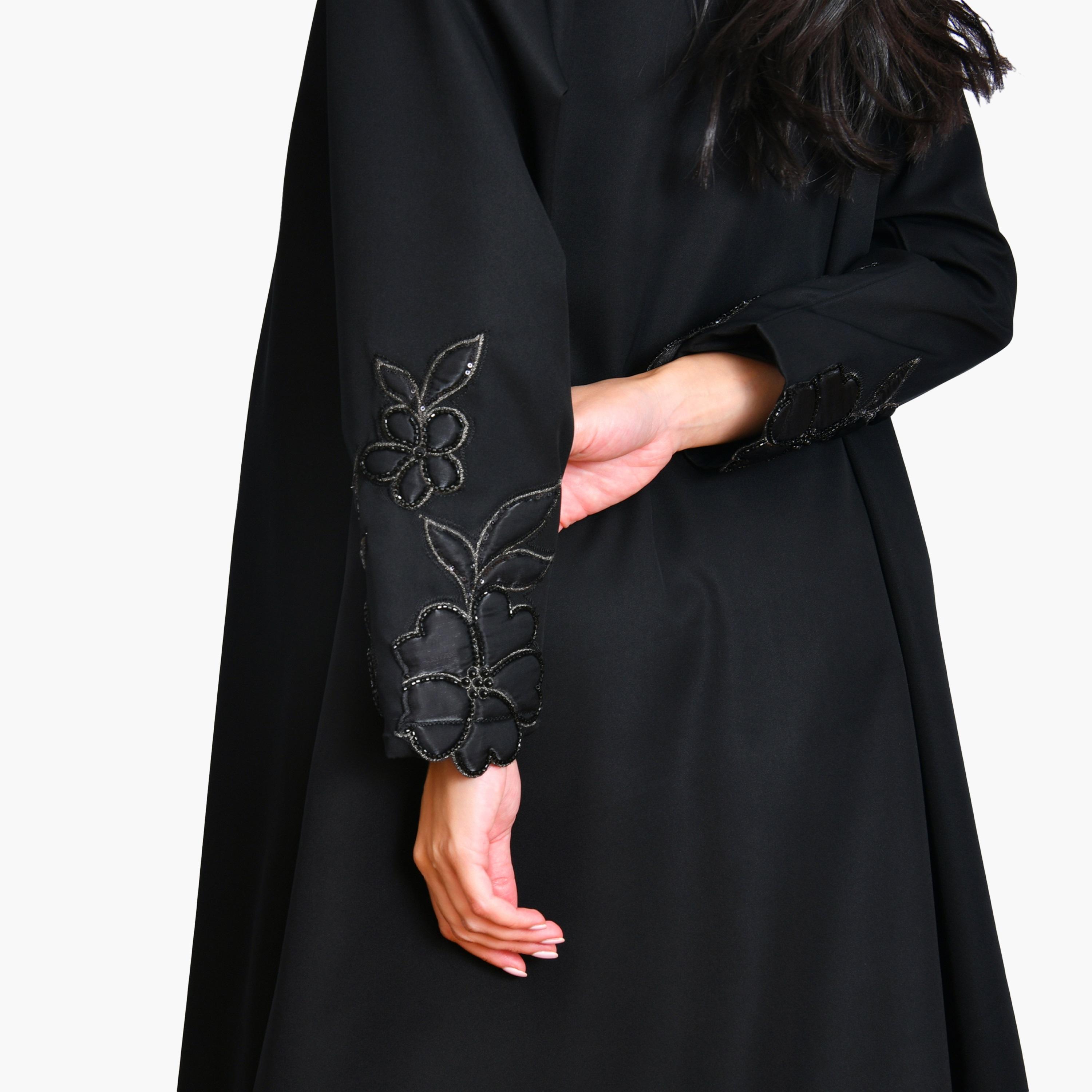 عباية سوداء مطرزة بالزهور والخرز من الكتان للنساء من أويا عباية-women-arabicclothing-abayas-image-5