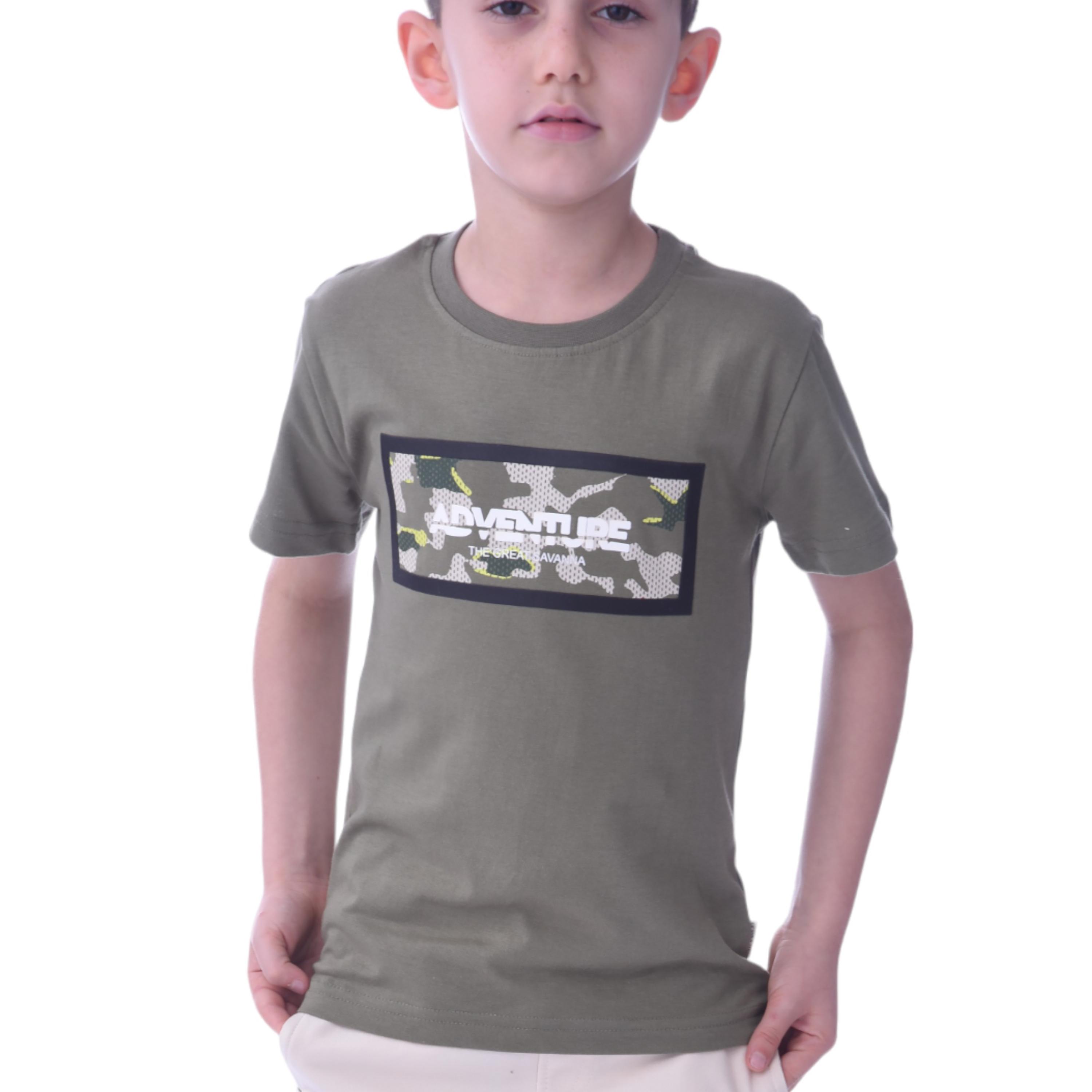 طقم تي شيرت بأكمام قصيرة وشورت بطبعة ادفينتشر من فيكتور اند جين-boys-clothing-setsandcoords-image-4