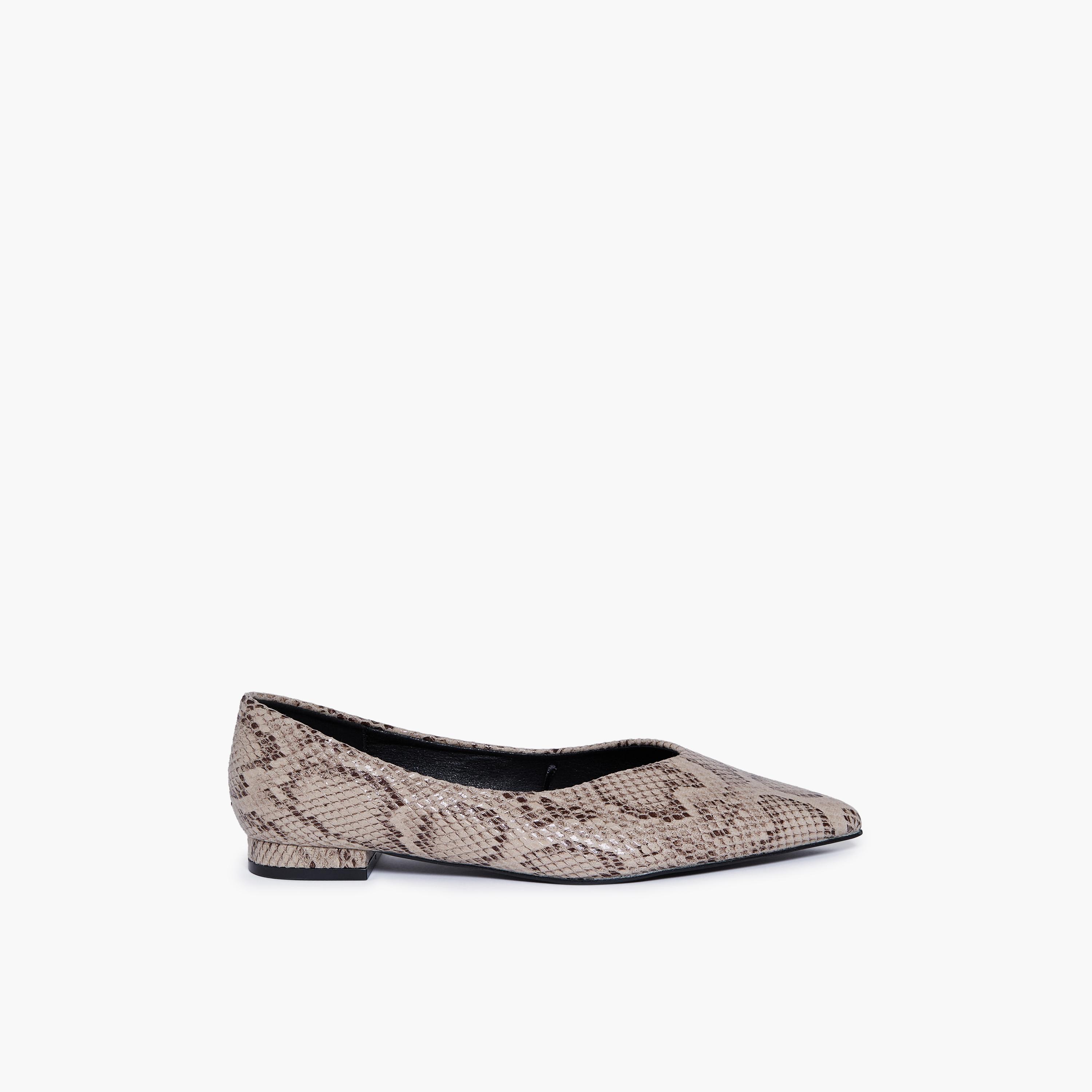 جيومني - حذاء جيرو بلوك سهل الارتداء بكعب عالٍ للنساء | RJZSF91-1-BEIGE-women-shoes-sandals-heeled-image-4
