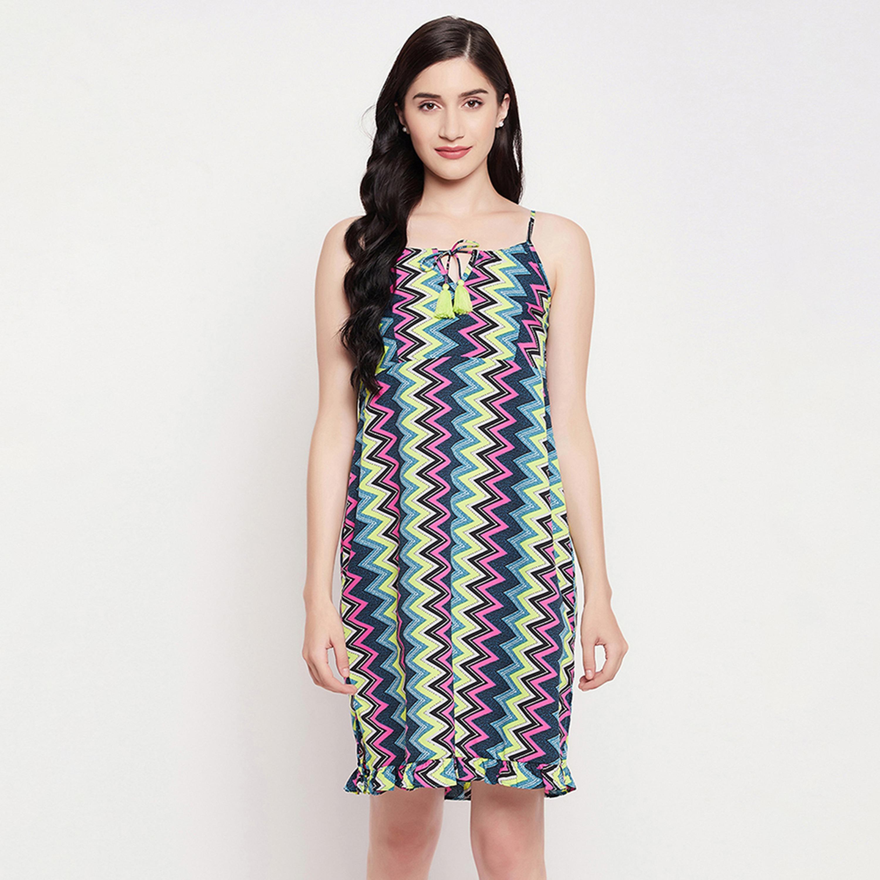 فستان قصير للشاطئ بطبعة شيفرون وكشكشة - كريب متعدد الألوان من كلوفيا-women-clothing-dresses-image-1
