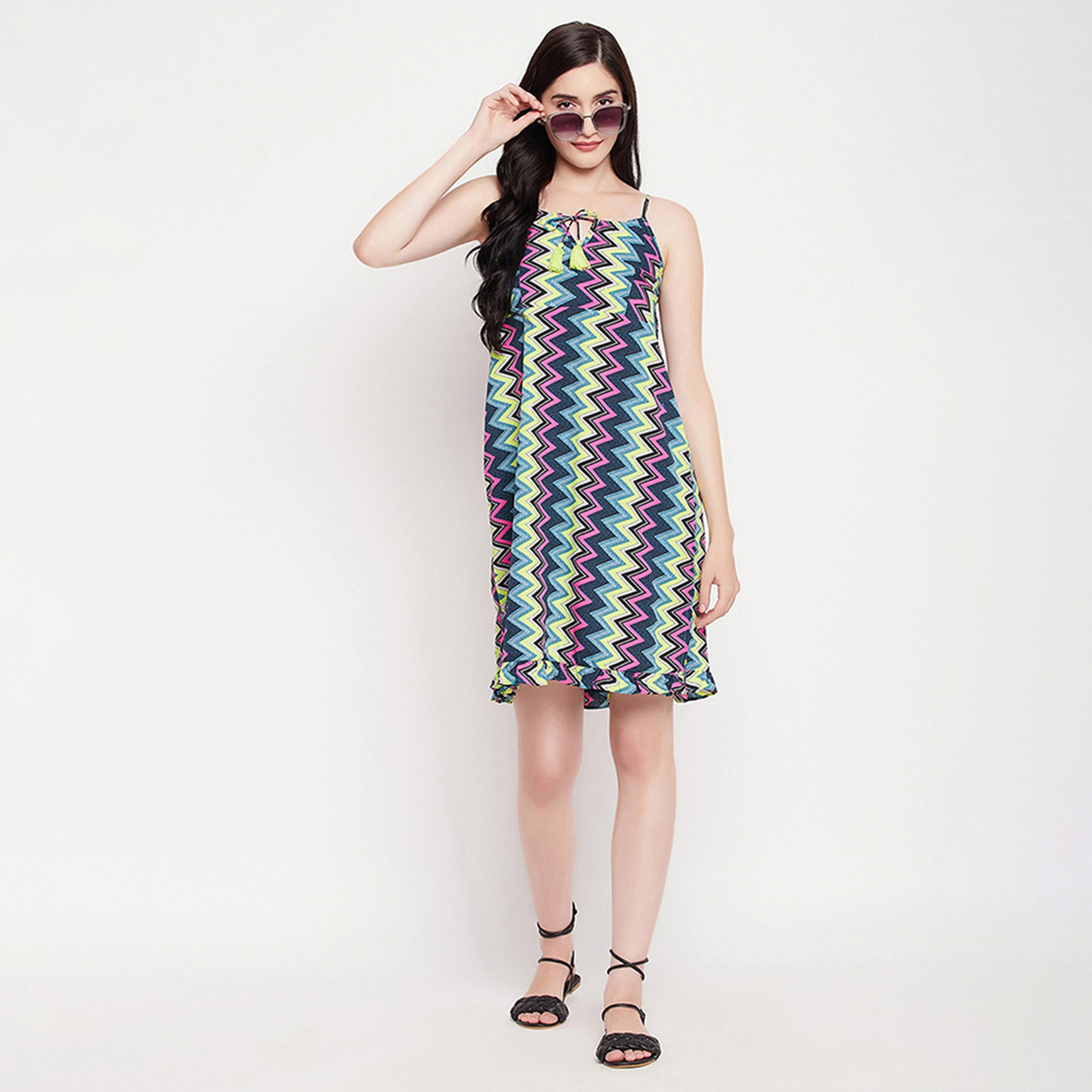 فستان قصير للشاطئ بطبعة شيفرون وكشكشة - كريب متعدد الألوان من كلوفيا-women-clothing-dresses-image-2