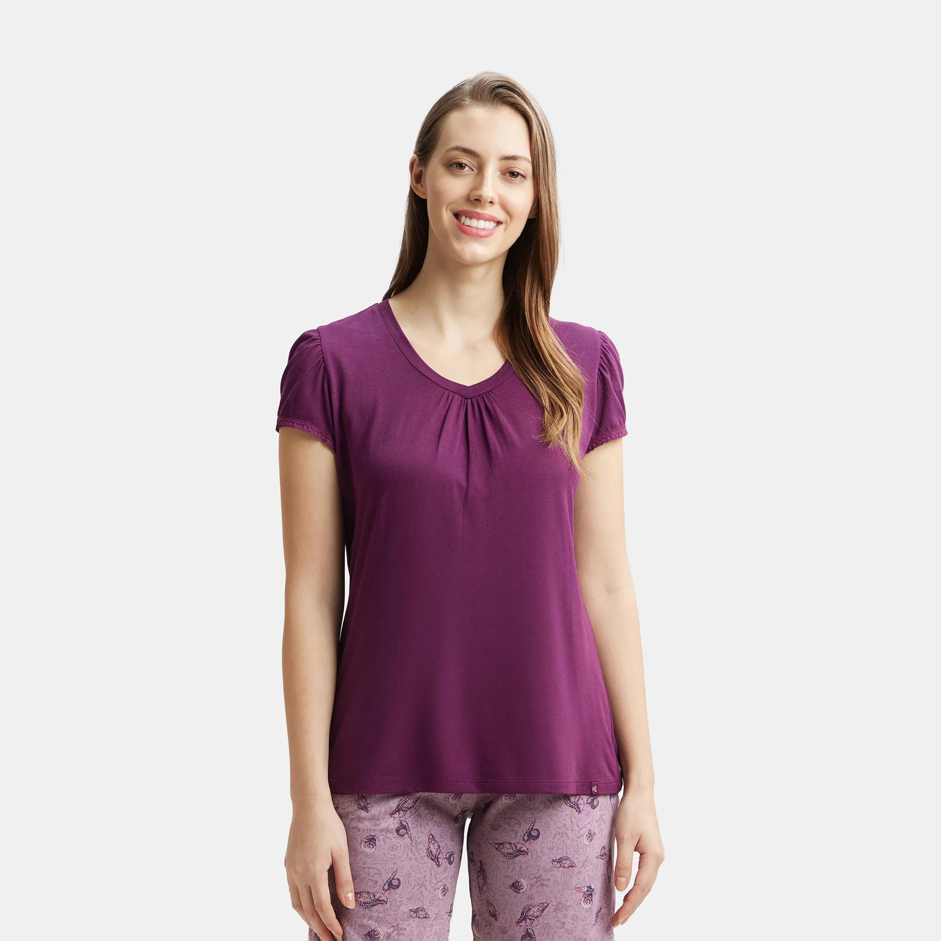 جوكي- تي شيرت ريلاكس نوم نسائي  رقبة V-women-clothing-tshirts-image-37