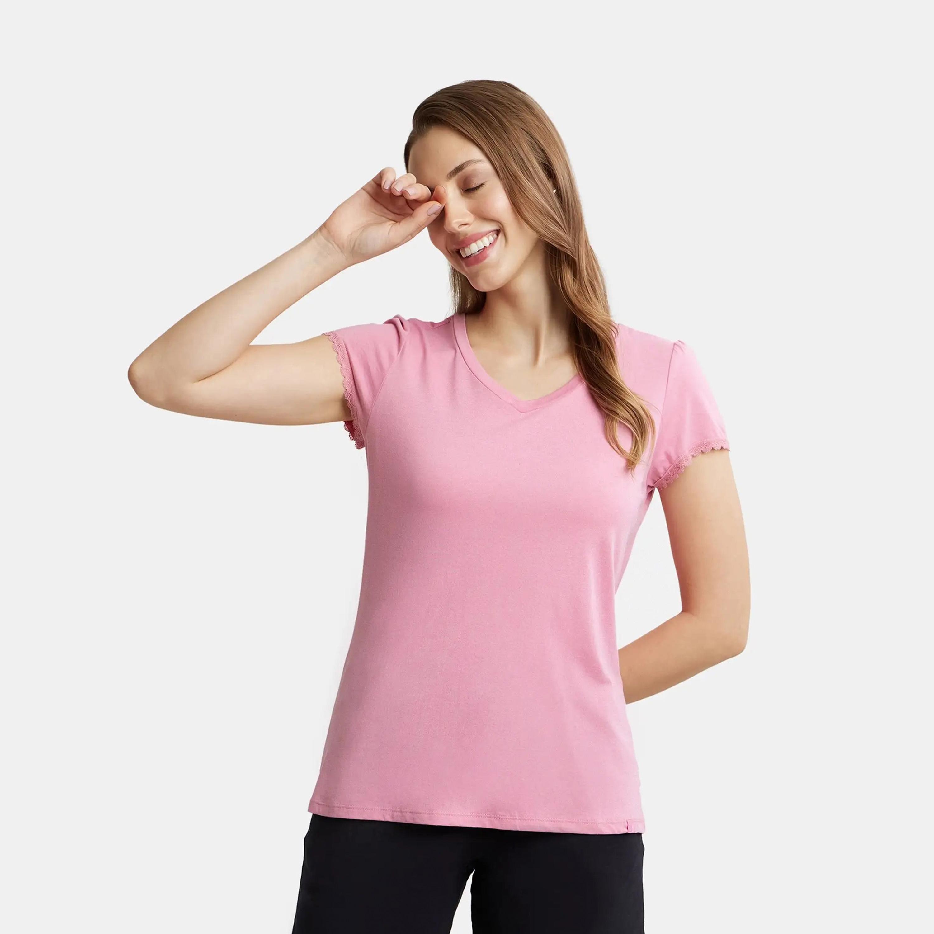 جوكي- تي شيرت ريلاكس نوم نسائي  رقبة V-women-clothing-tshirts-image-34