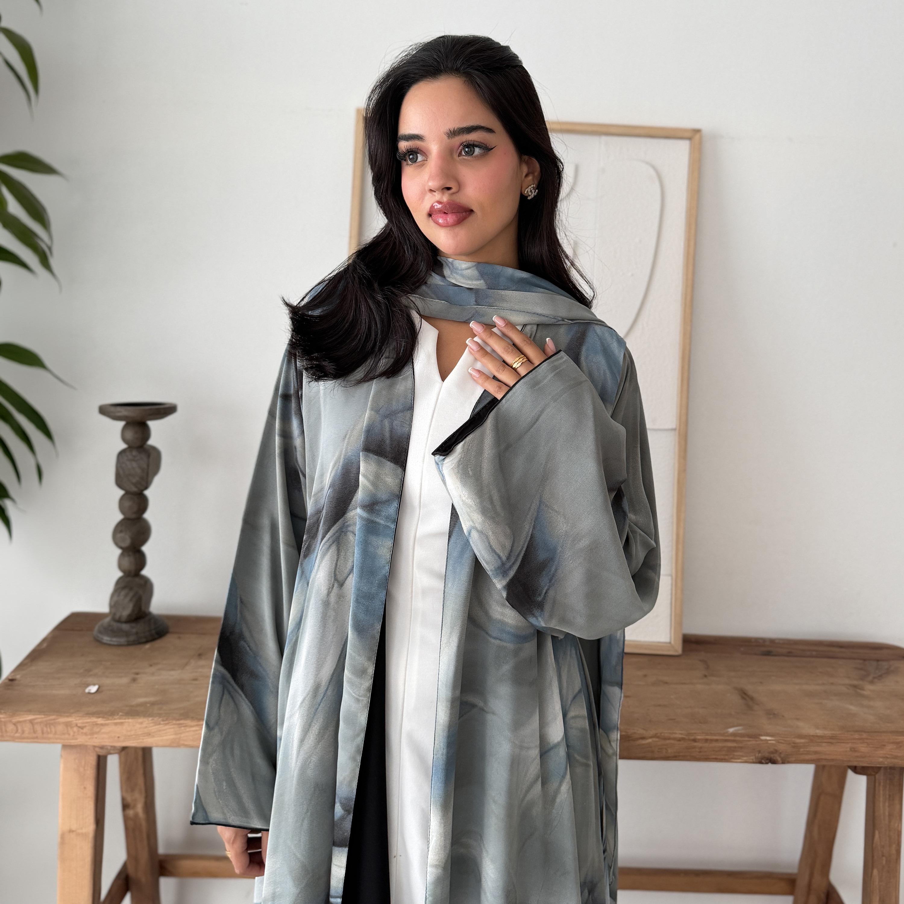 عباية حريمي بطبعة موجات دخانية قماش جورجيت هندي بأكمام واسعة مع حجاب من لوسين-women-arabicclothing-abayas-image-2
