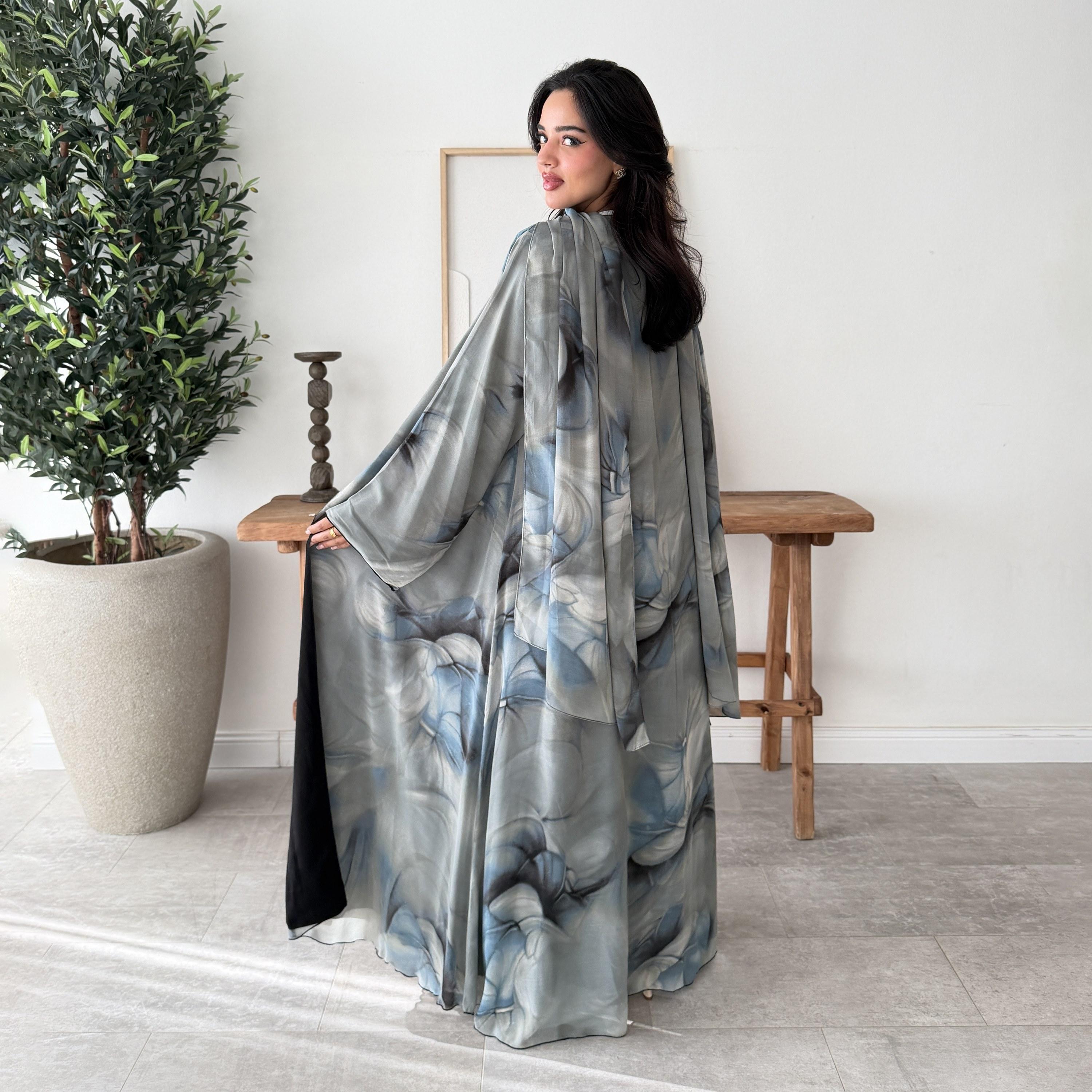 عباية حريمي بطبعة موجات دخانية قماش جورجيت هندي بأكمام واسعة مع حجاب من لوسين-women-arabicclothing-abayas-image-6