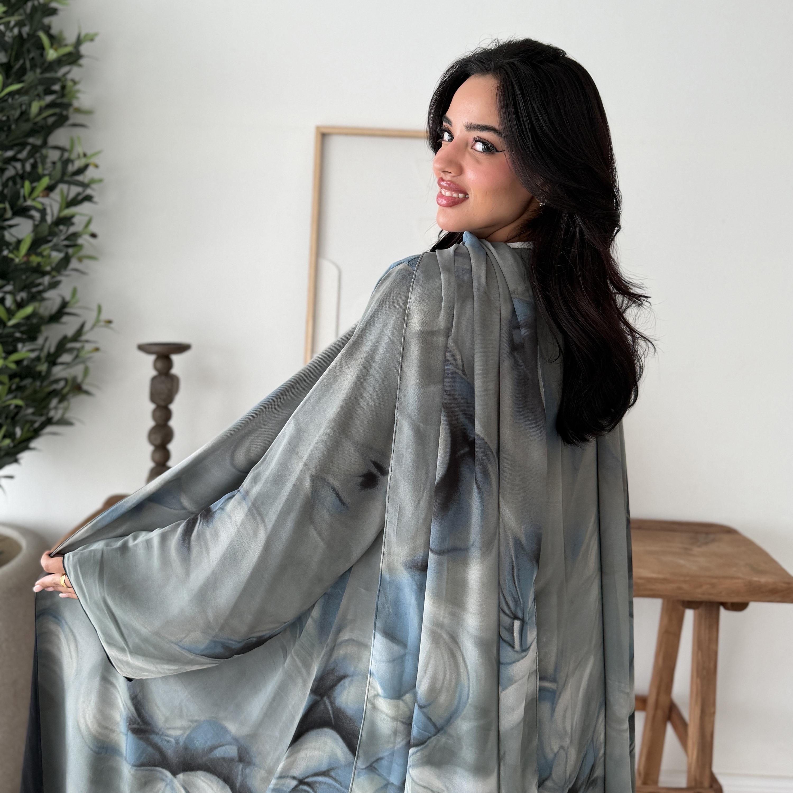 عباية حريمي بطبعة موجات دخانية قماش جورجيت هندي بأكمام واسعة مع حجاب من لوسين-women-arabicclothing-abayas-image-7