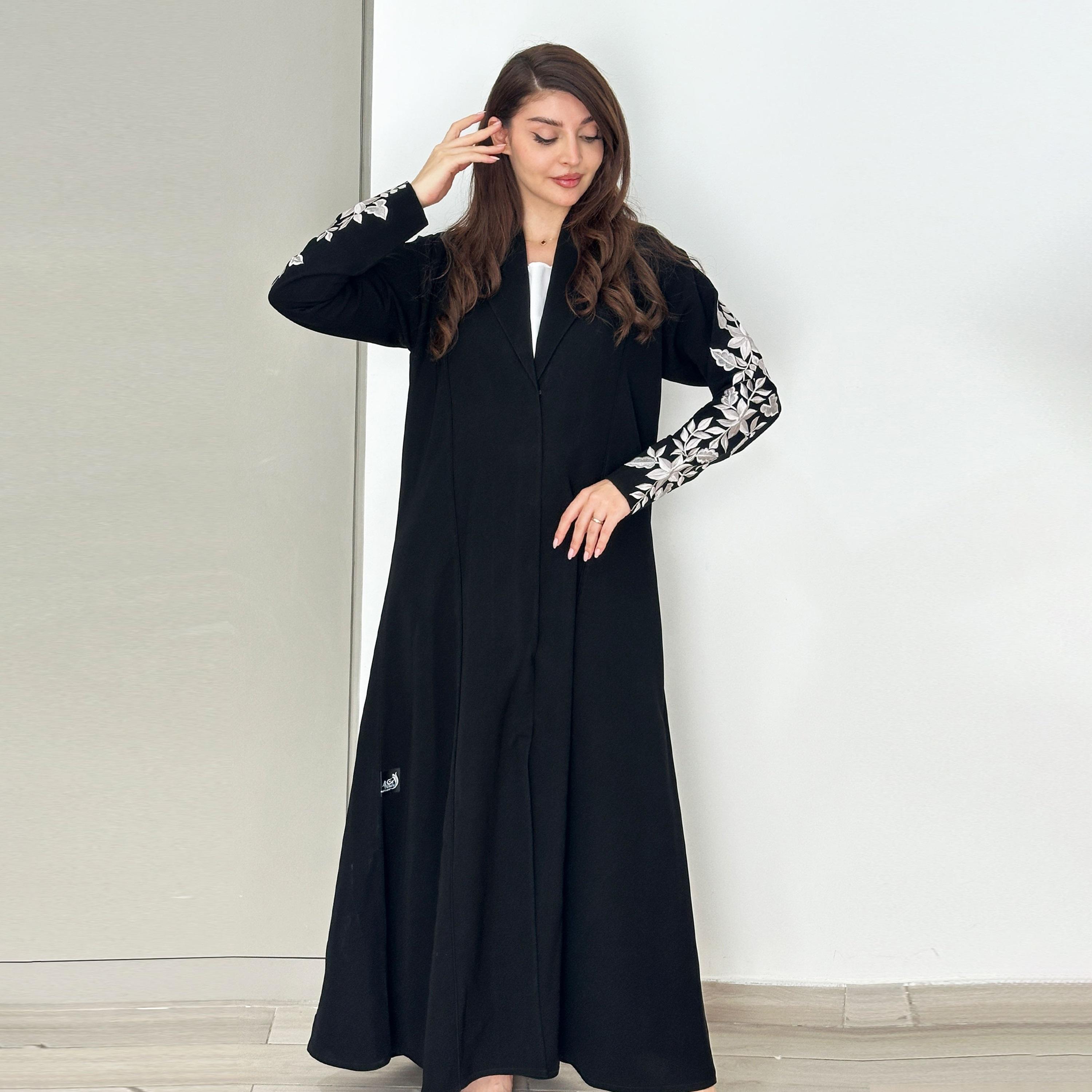 عباية واسعة بتصميم معطف كريب باربي بياقة لا بيل مطرزة بالزهور مع حجاب من روزيت عباية-women-arabicclothing-abayas-image-1