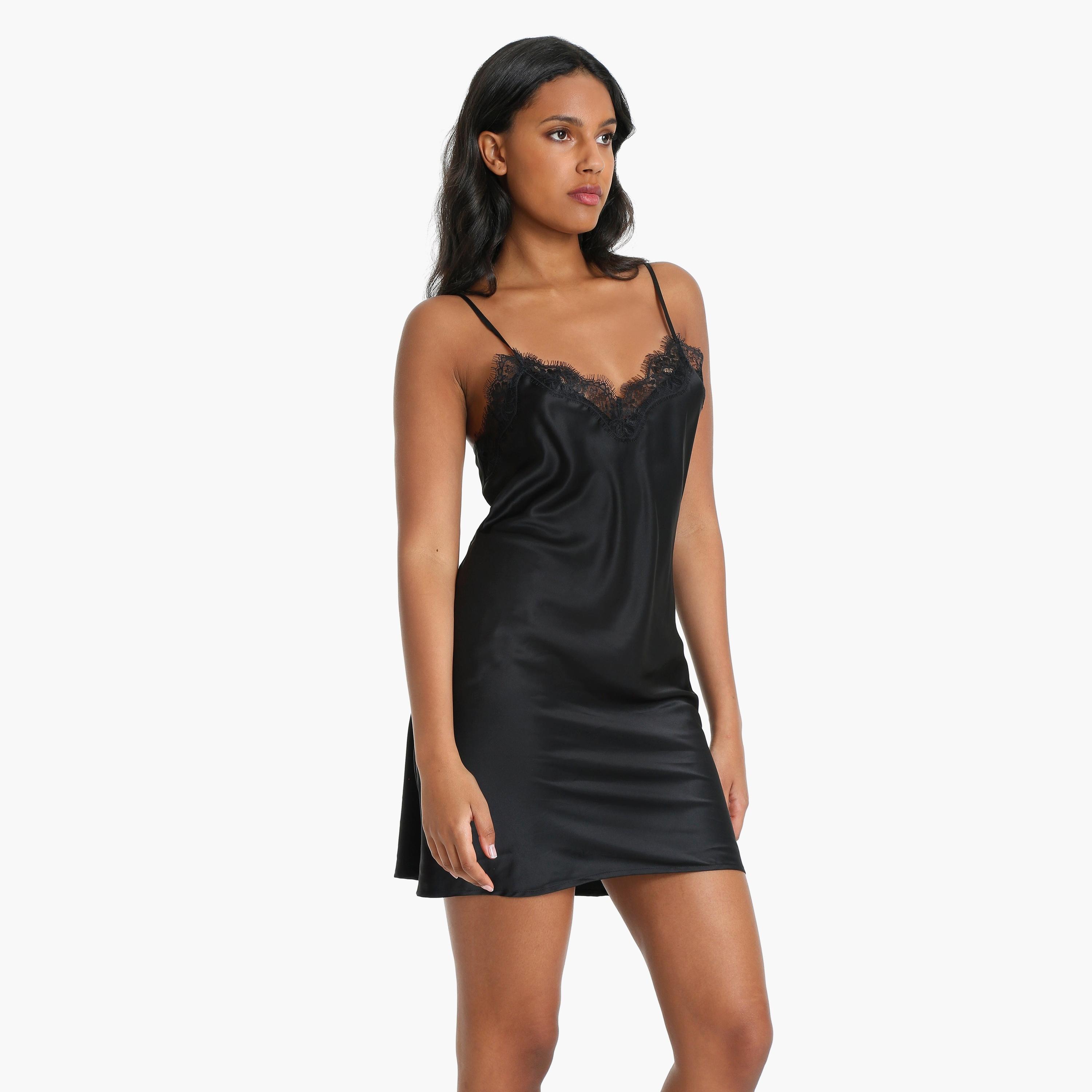 بلوزة كامي نسائية سوداء غير مبطنة وغير سلكية من Isla & Evie-women-clothing-lingerie-camisoles-image-2