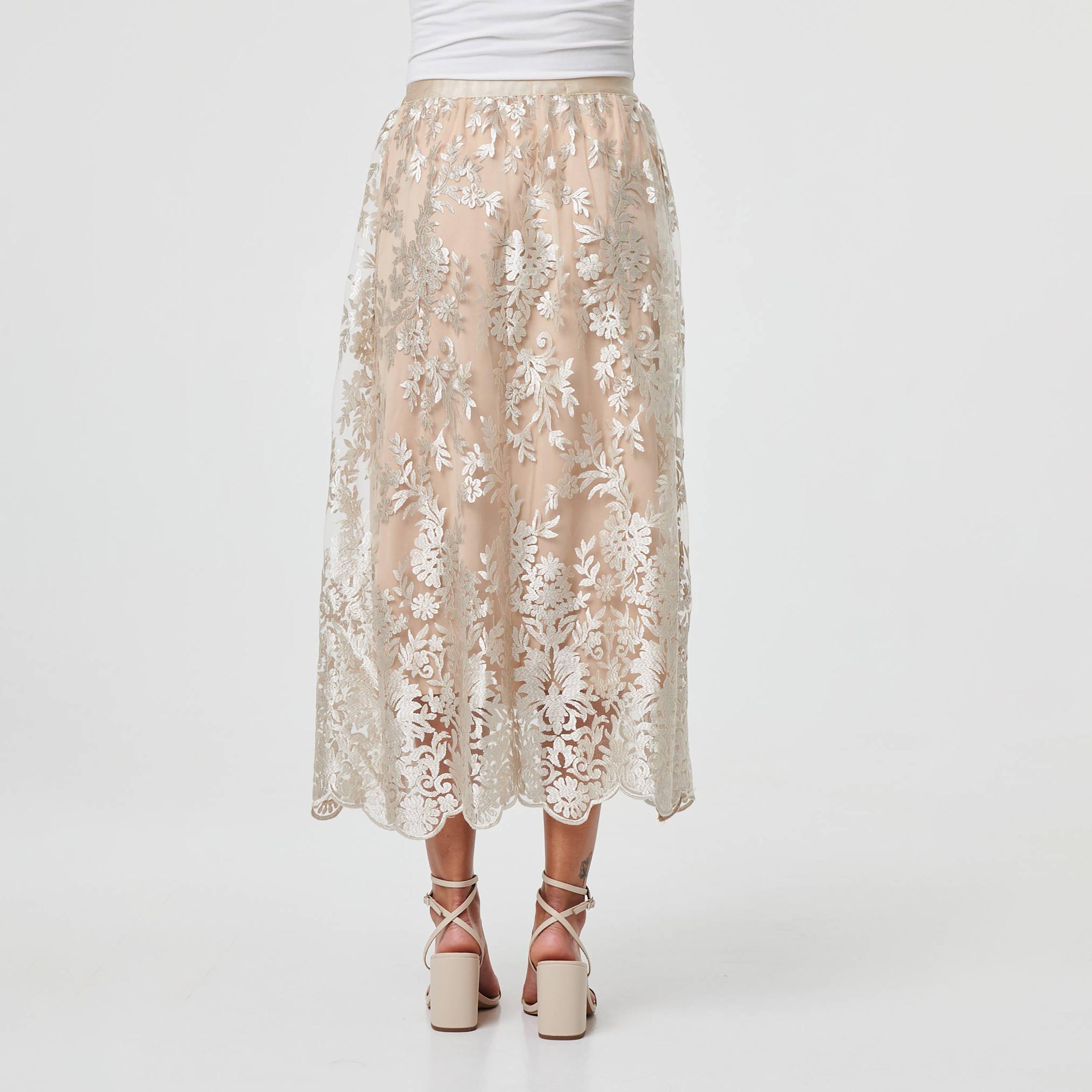 تنورة نسائية قصة "ايه-لاين" بتطريز زهور وقماش شفاف بلون بيج من إيزابيل لندن-women-clothing-skirts-image-3
