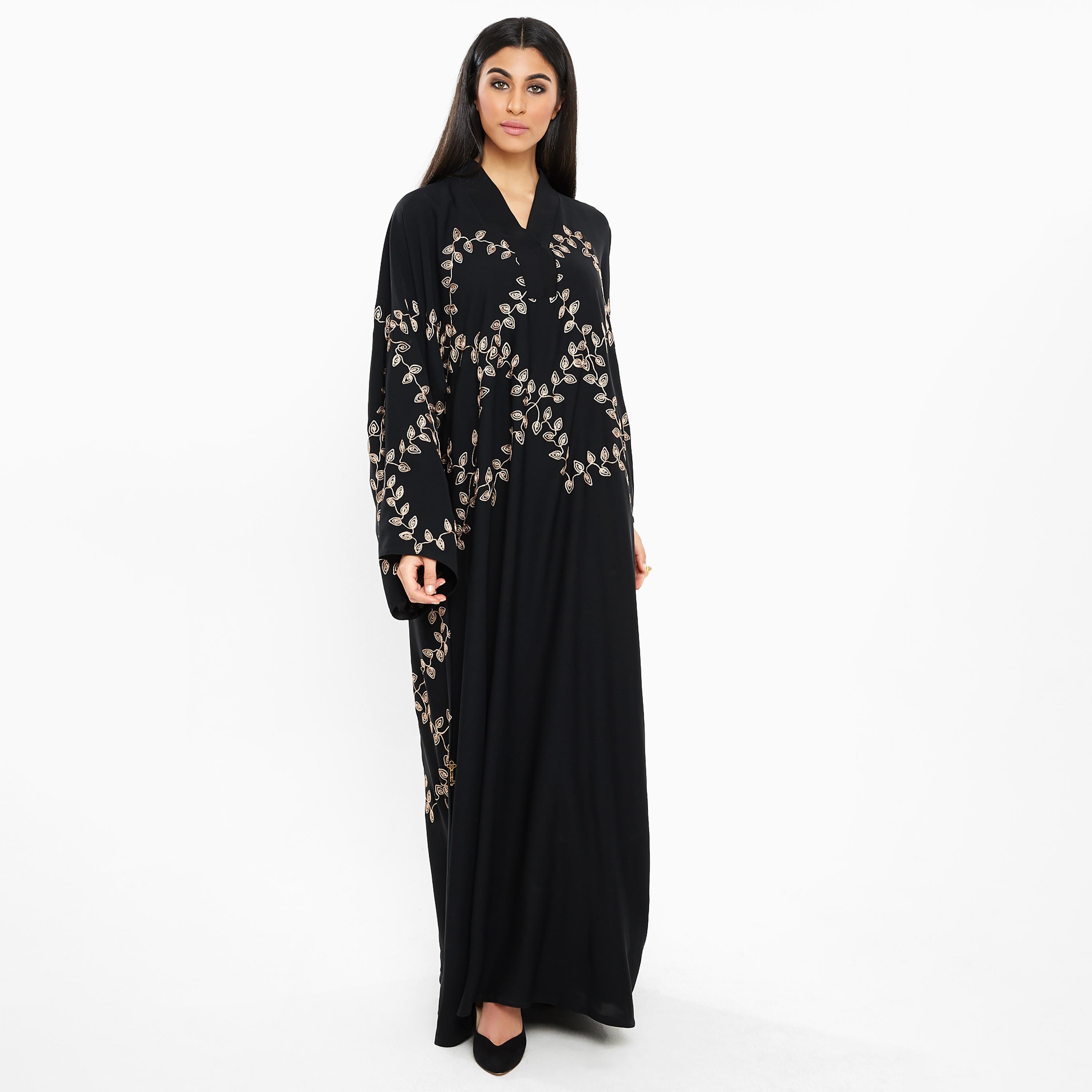 عباية نسائية نيدا مع حجاب وتطريز كروشيه باللون الأسود بأكمام واسعة من نخبه-women-arabicclothing-abayas-image-1